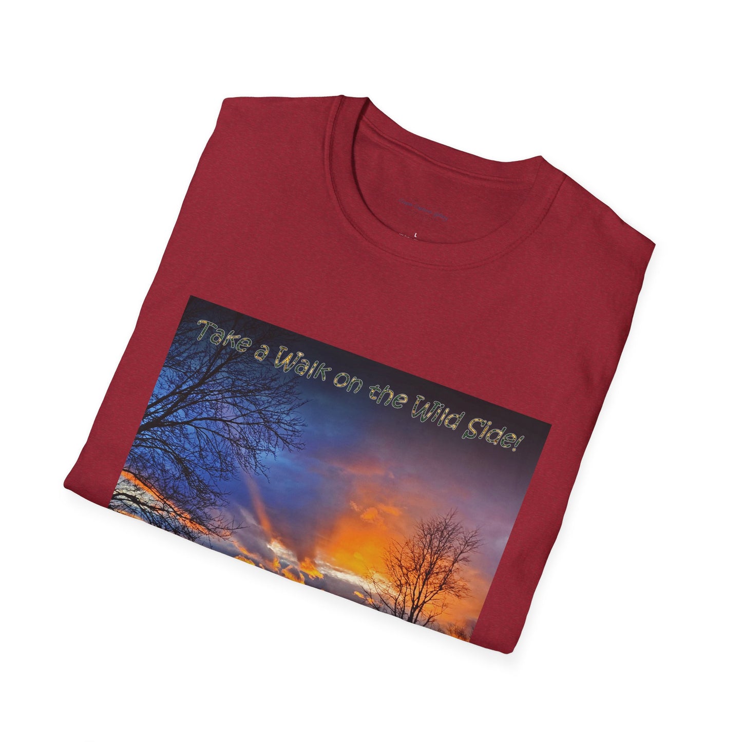 Gorgeous sunset with colorful light rays - T-shirt