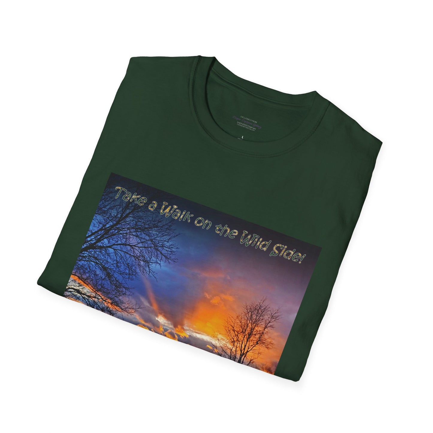 Gorgeous sunset with colorful light rays - T-shirt