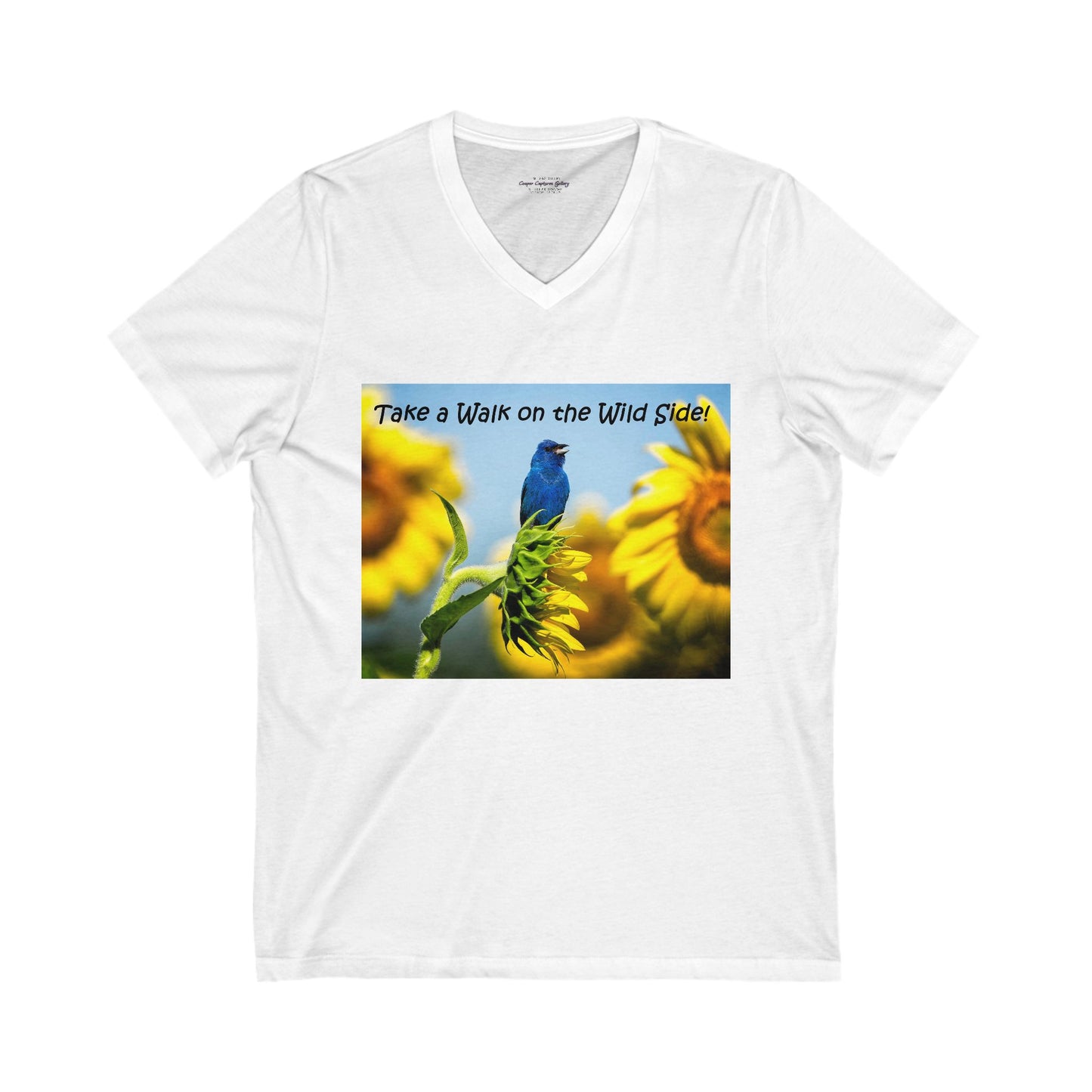 Indigo bunting on a sunflower against a blue sky - V-Neck Tee-Shirt