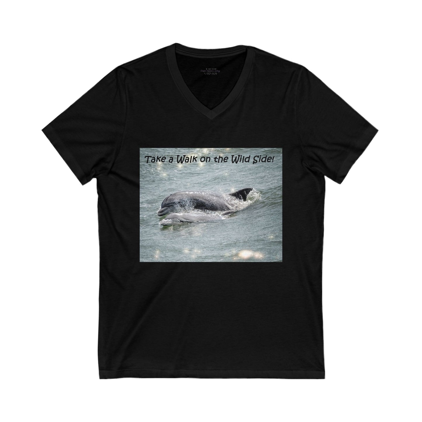 Playful dolphin and baby in the ocean - V-Neck Tee-shirt
