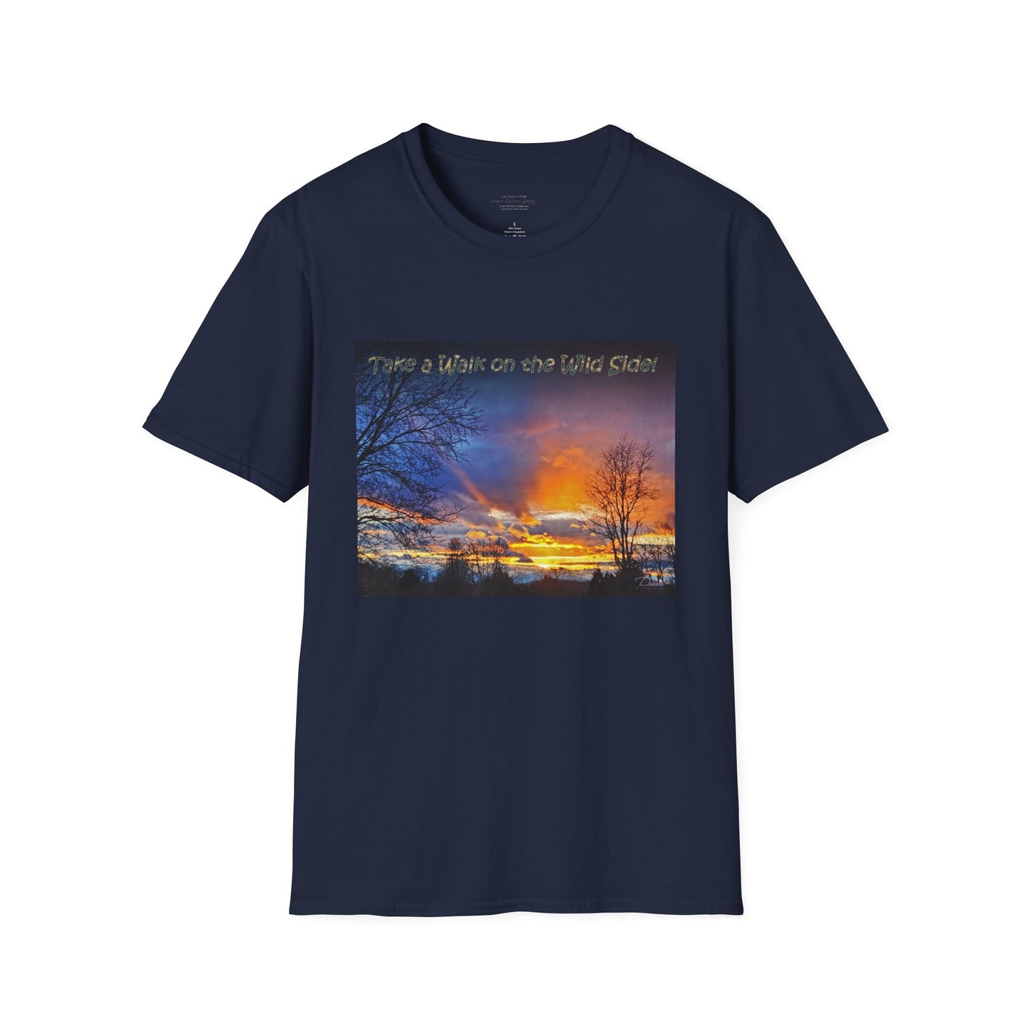 Gorgeous sunset with colorful light rays - T-shirt