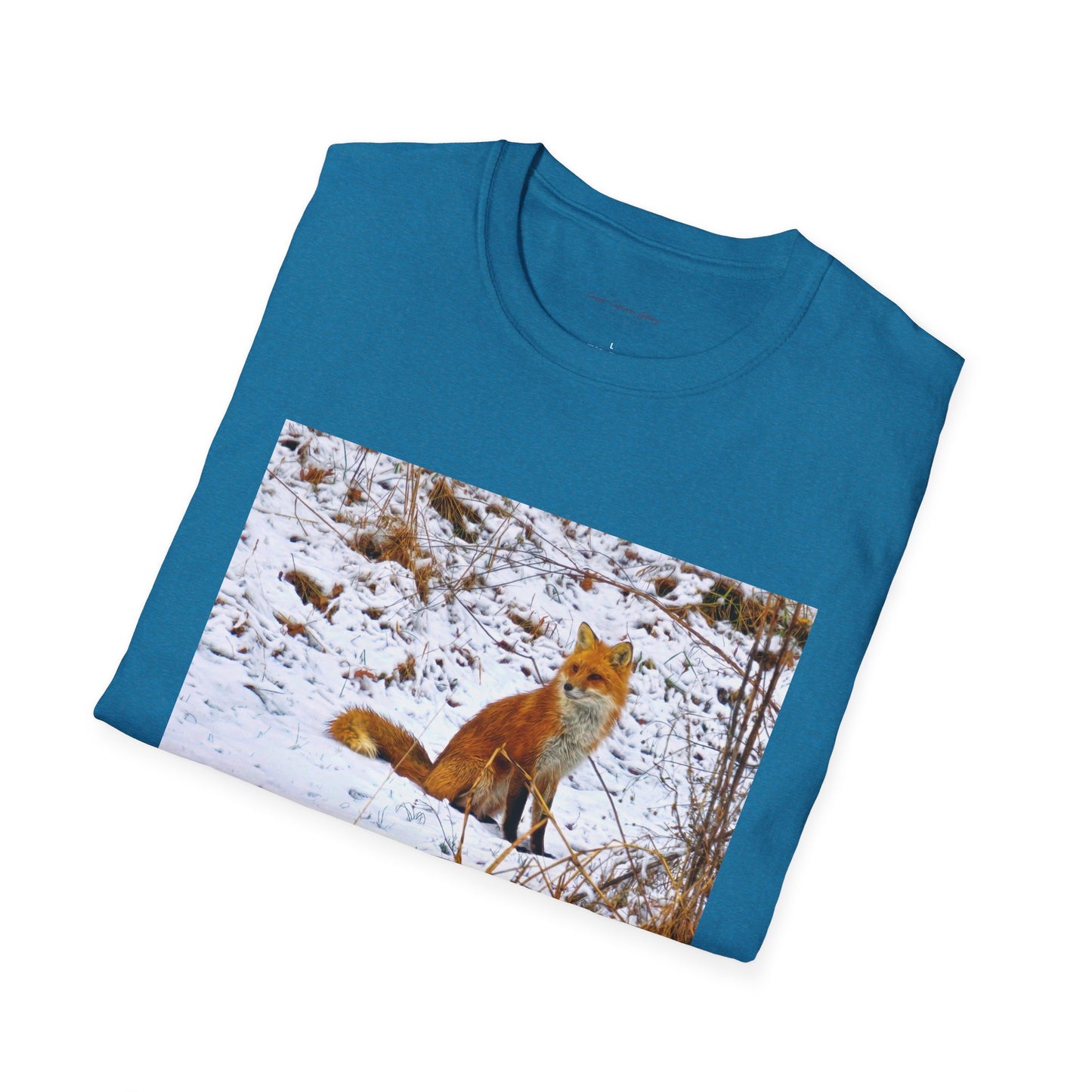 Red Fox in the snow, resting - T-shirt