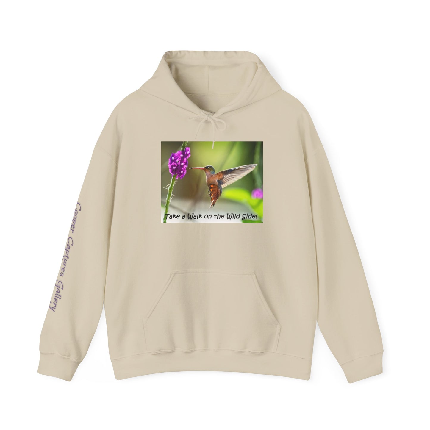 Costa Rican Rufous-tailed Hummingbird in flight - Heavy Blend™ Hooded Sweatshirt