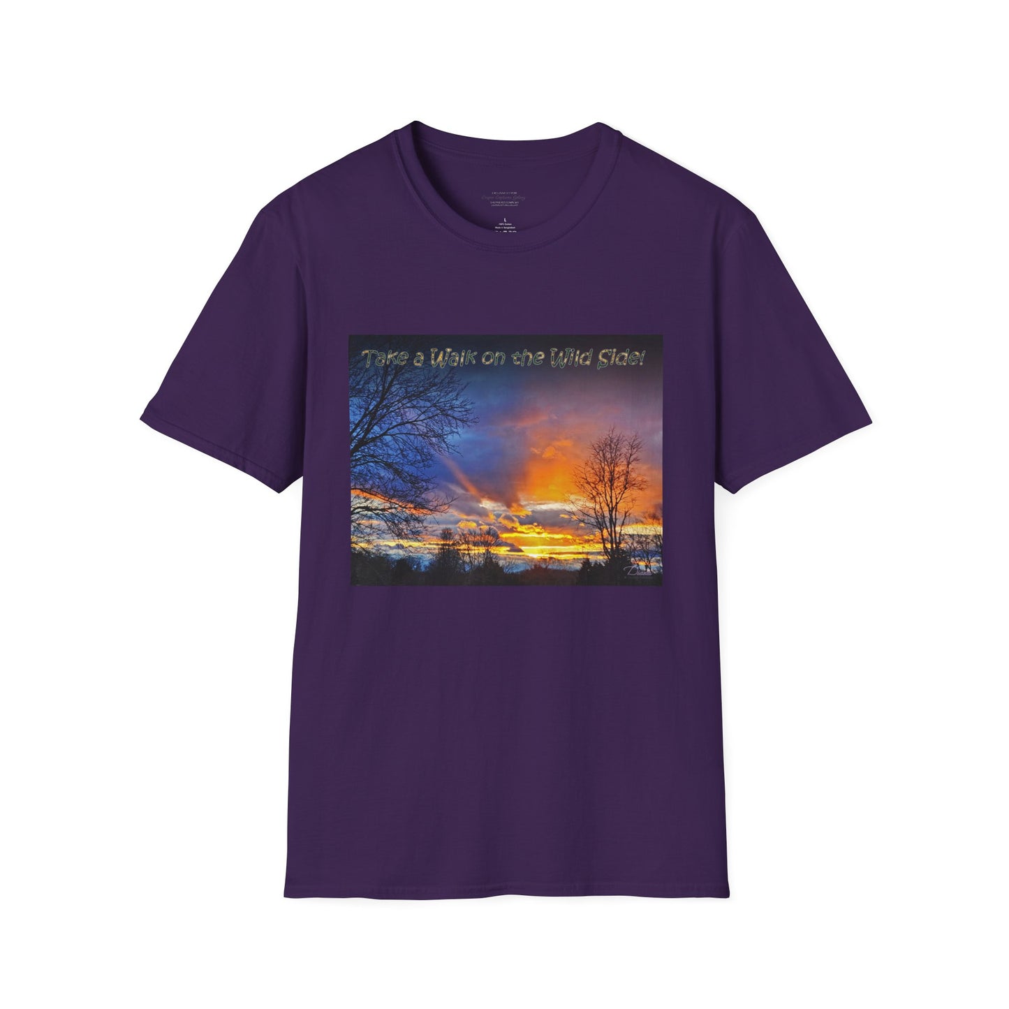Gorgeous sunset with colorful light rays - T-shirt