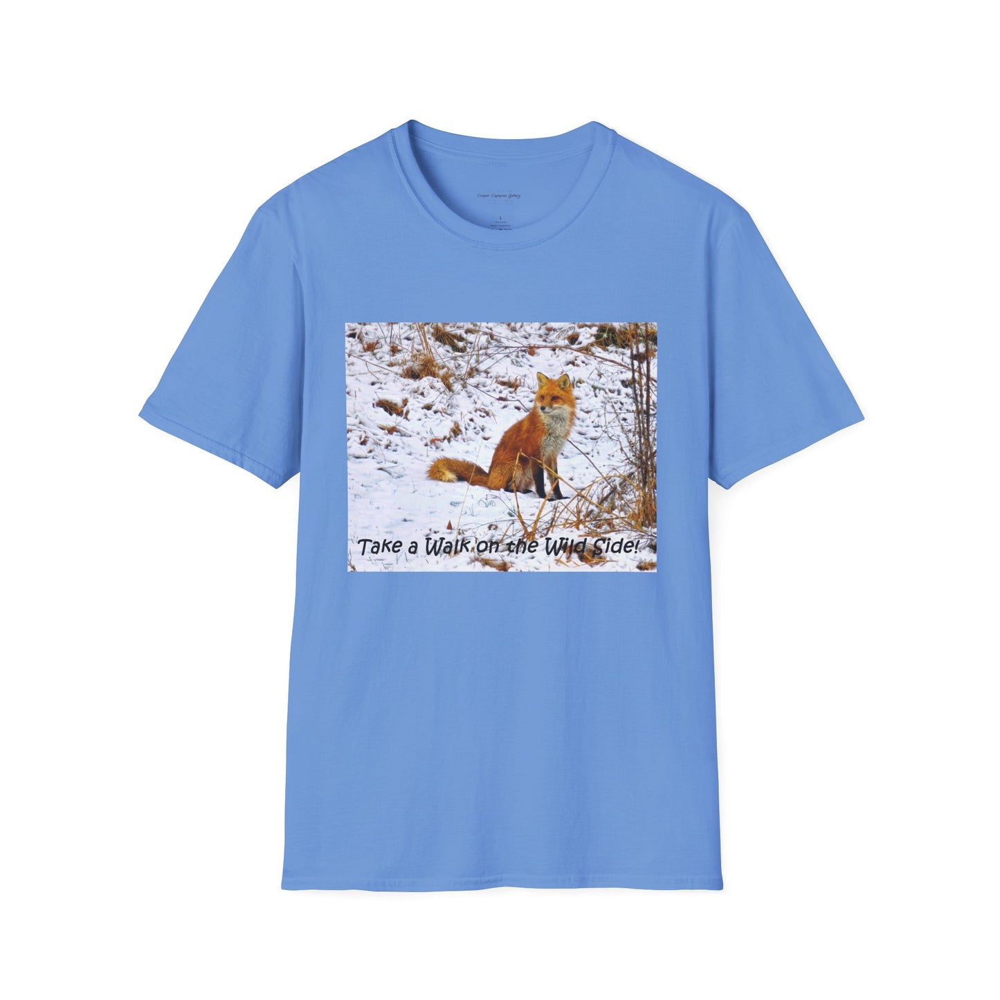 Red Fox in the snow, resting - T-shirt