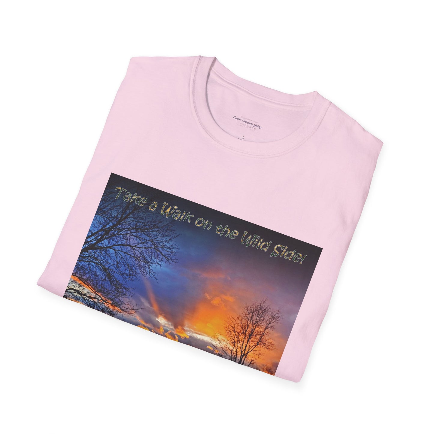 Gorgeous sunset with colorful light rays - T-shirt