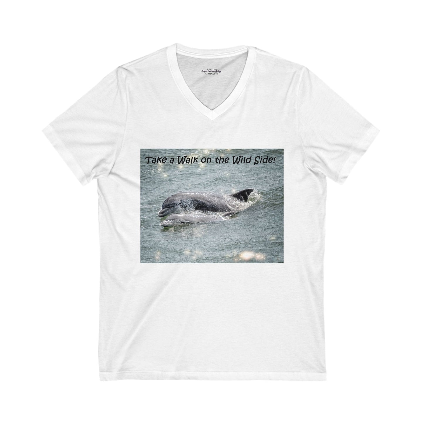 Playful dolphin and baby in the ocean - V-Neck Tee-shirt