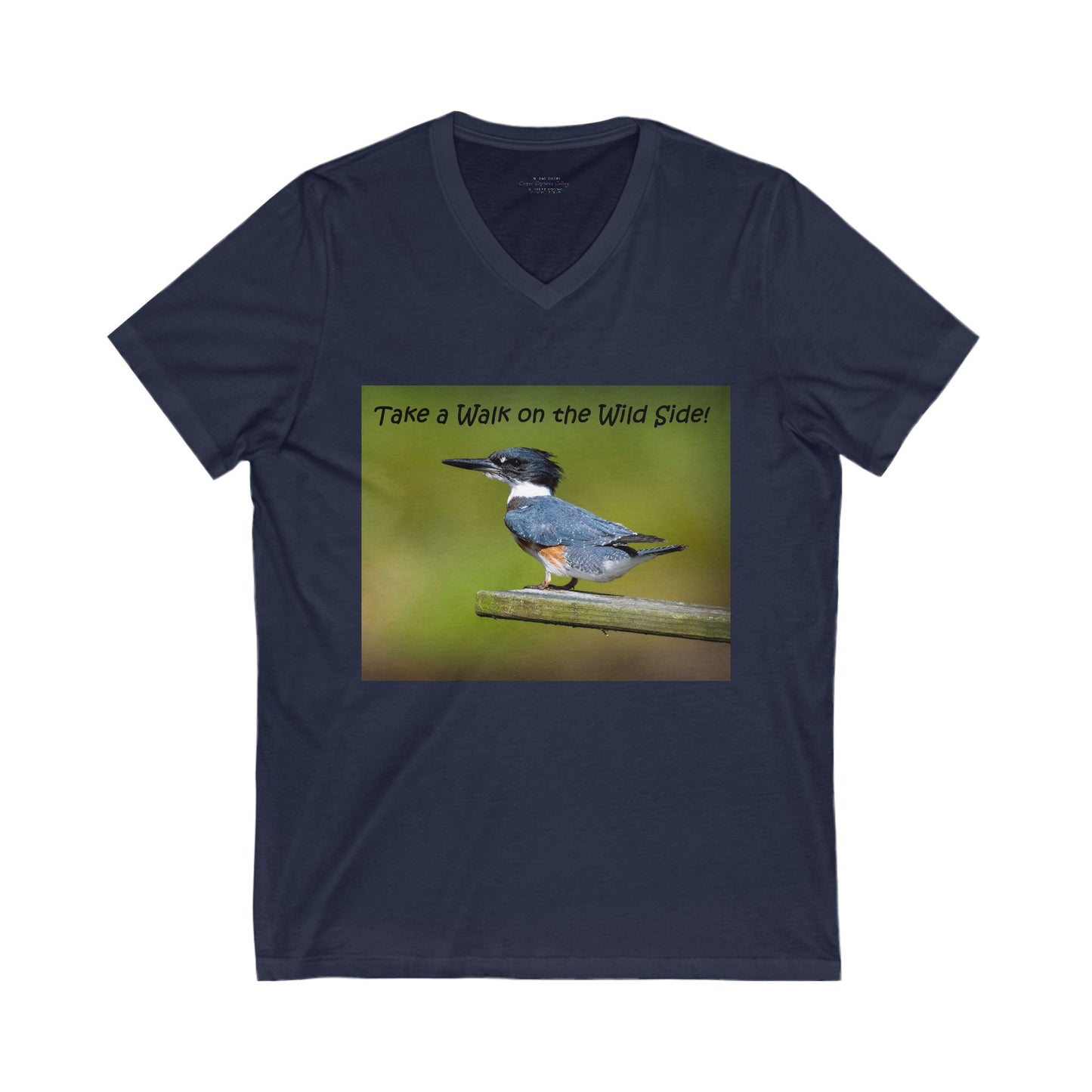 Noble Kingfisher sits watching for prey - V-Neck Tee-shirt
