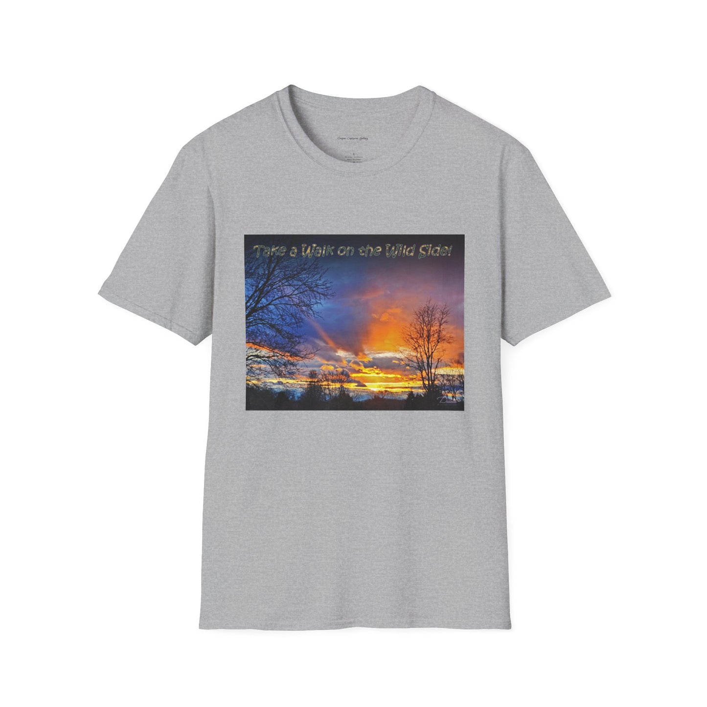 Gorgeous sunset with colorful light rays - T-shirt