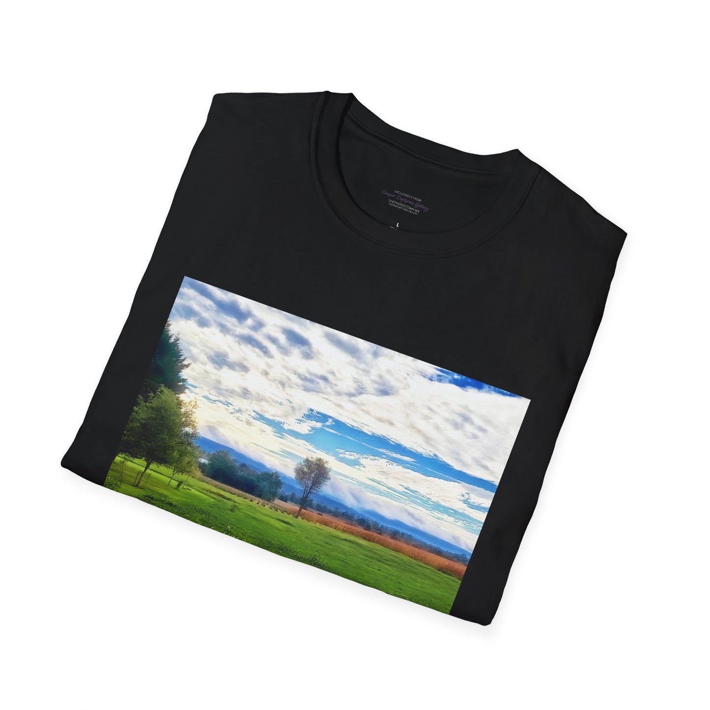 Sunrise sky in spring - T-Shirt