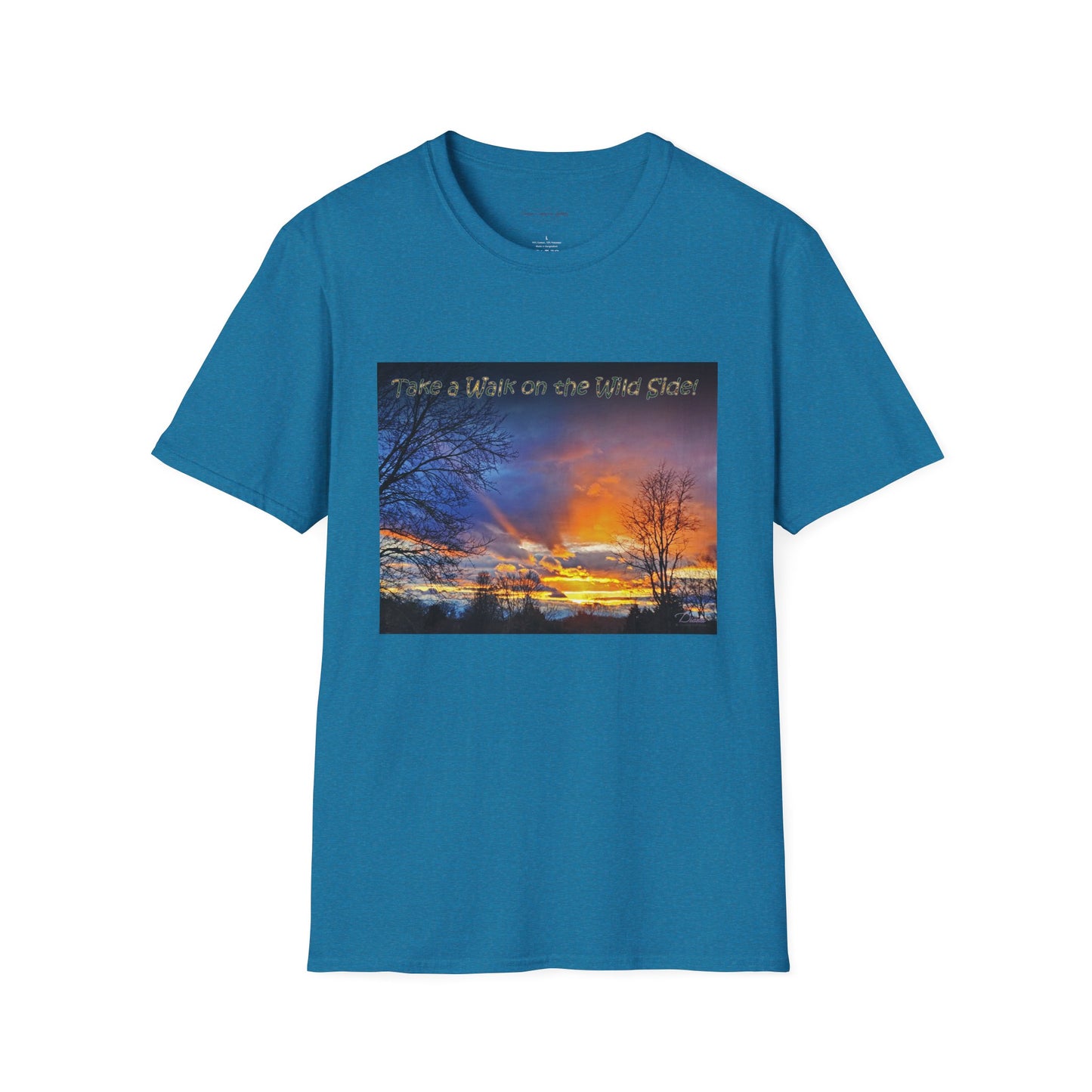 Gorgeous sunset with colorful light rays - T-shirt