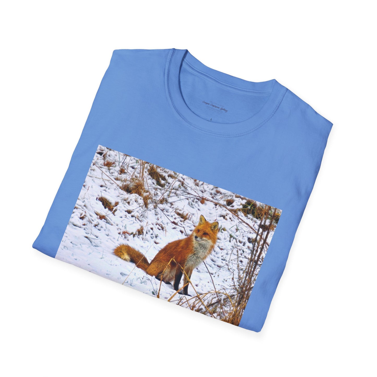 Red Fox in the snow, resting - T-shirt