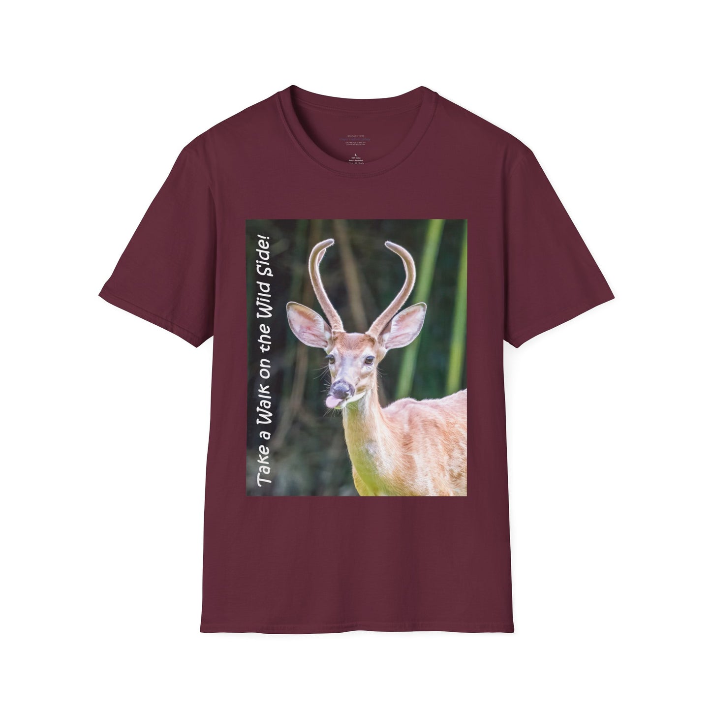Funky-faced young deer buck - T-Shirt