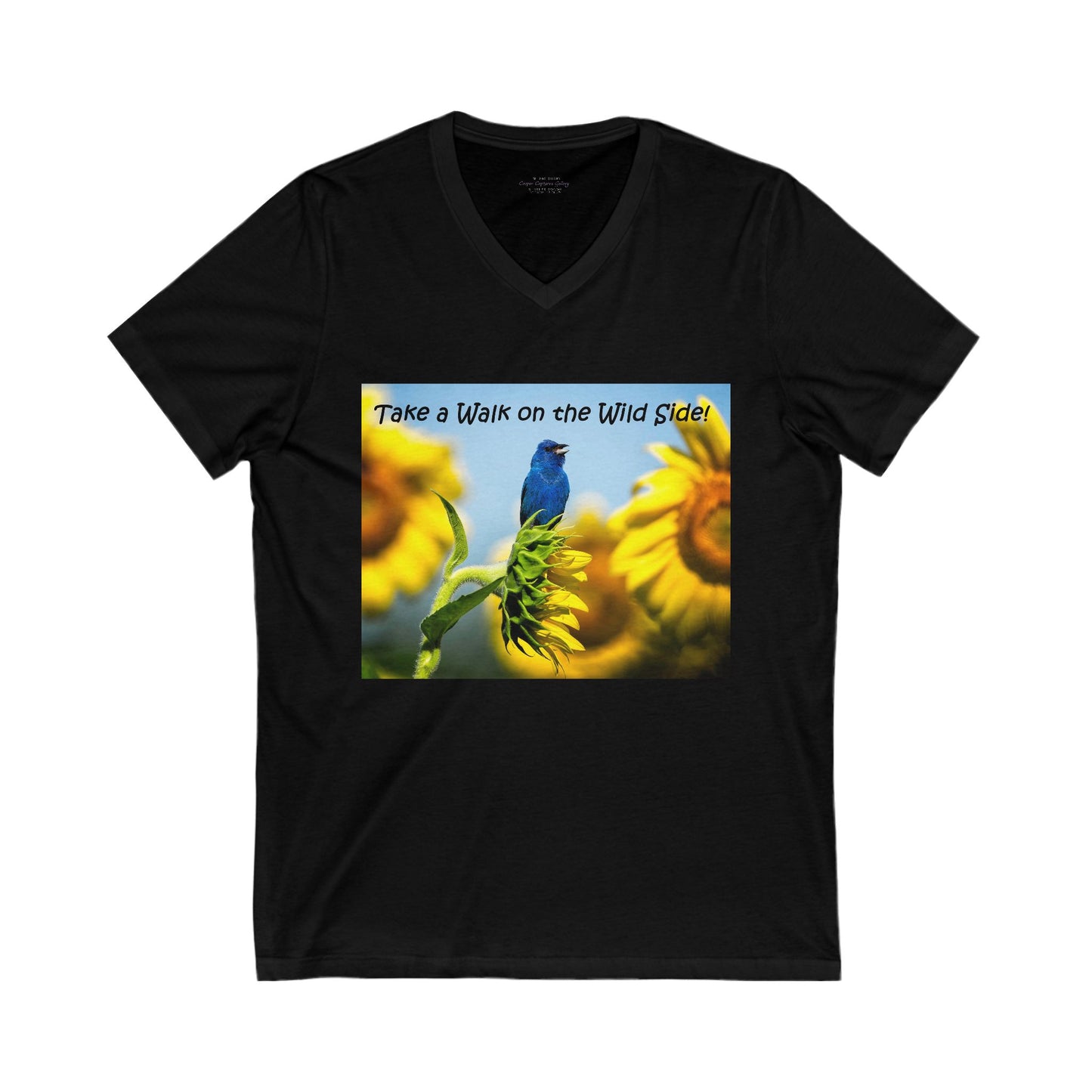 Indigo bunting on a sunflower against a blue sky - V-Neck Tee-Shirt