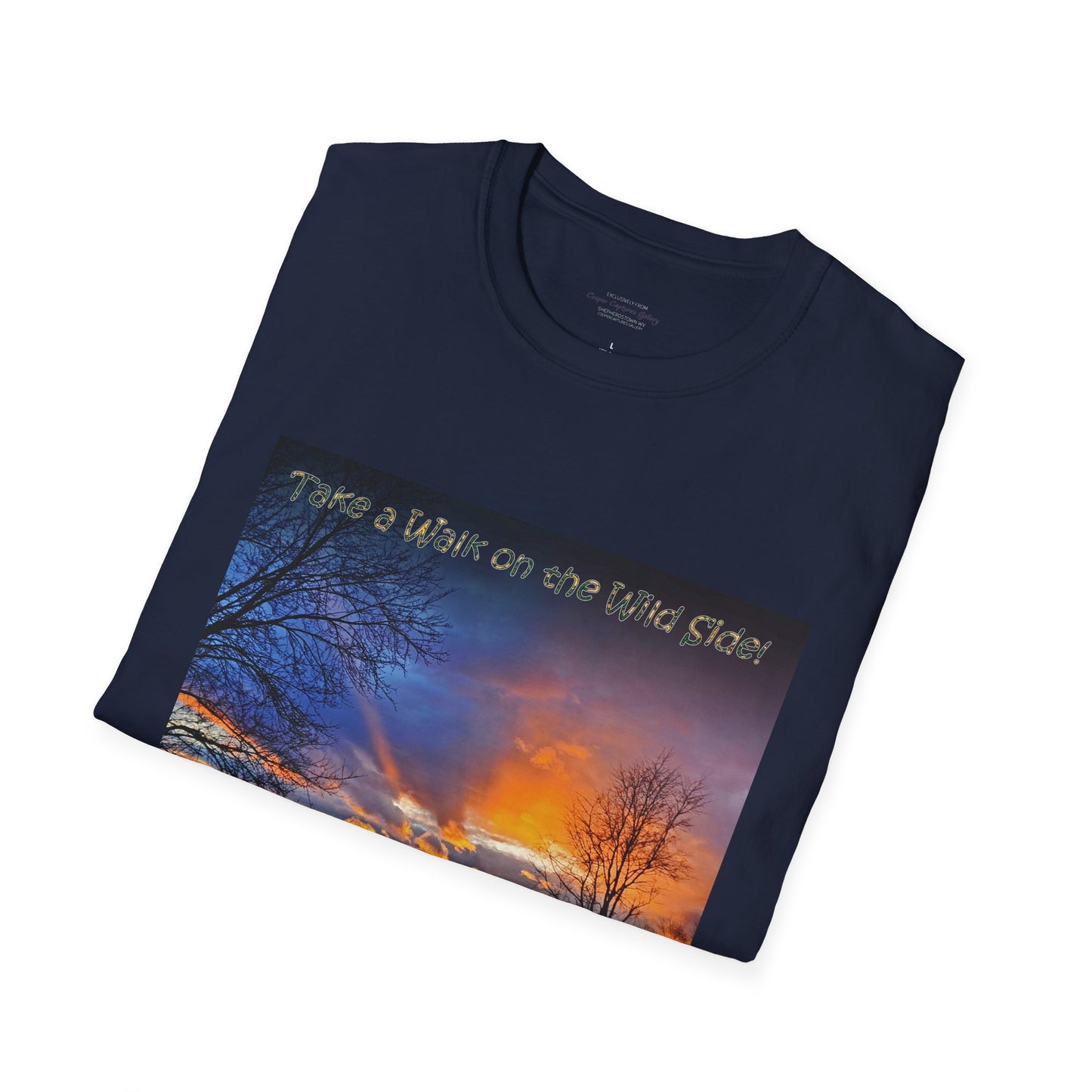 Gorgeous sunset with colorful light rays - T-shirt