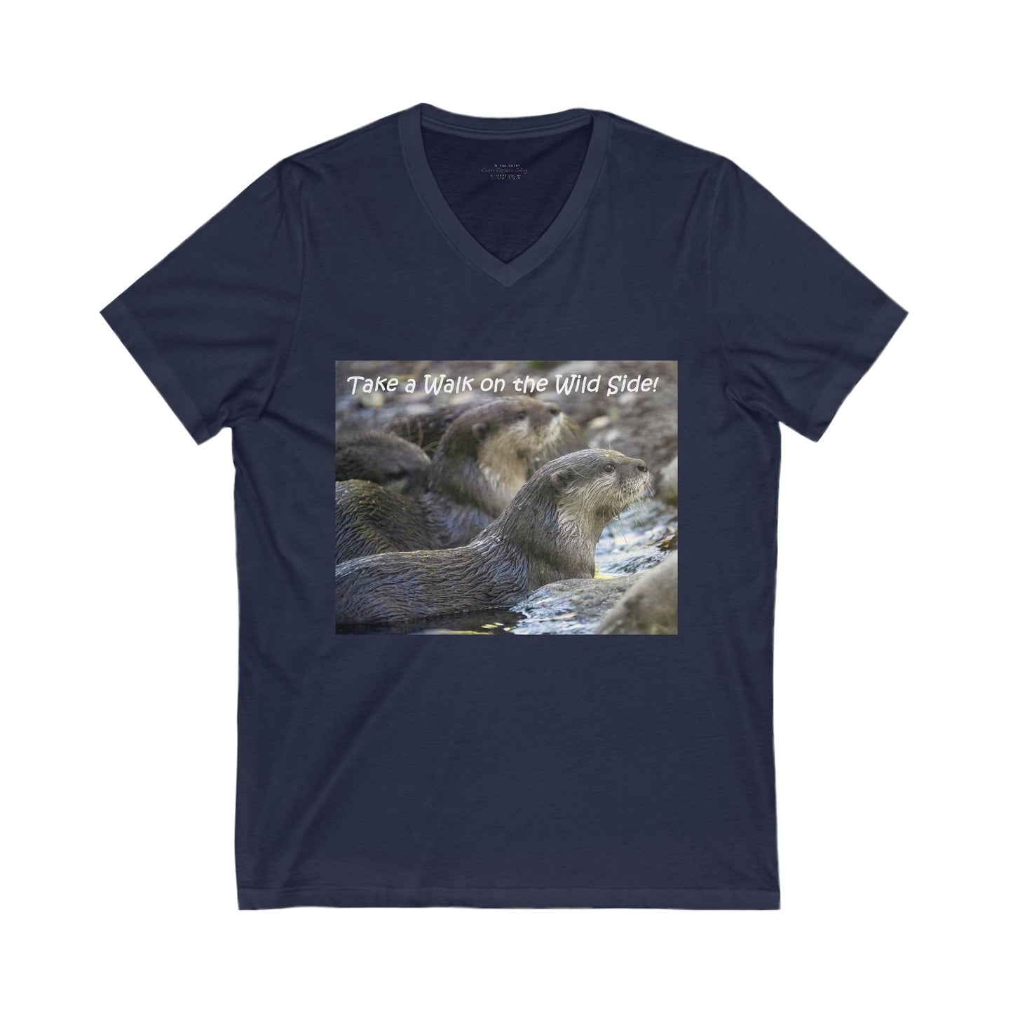 Curiously cute river otter - T-Shirt