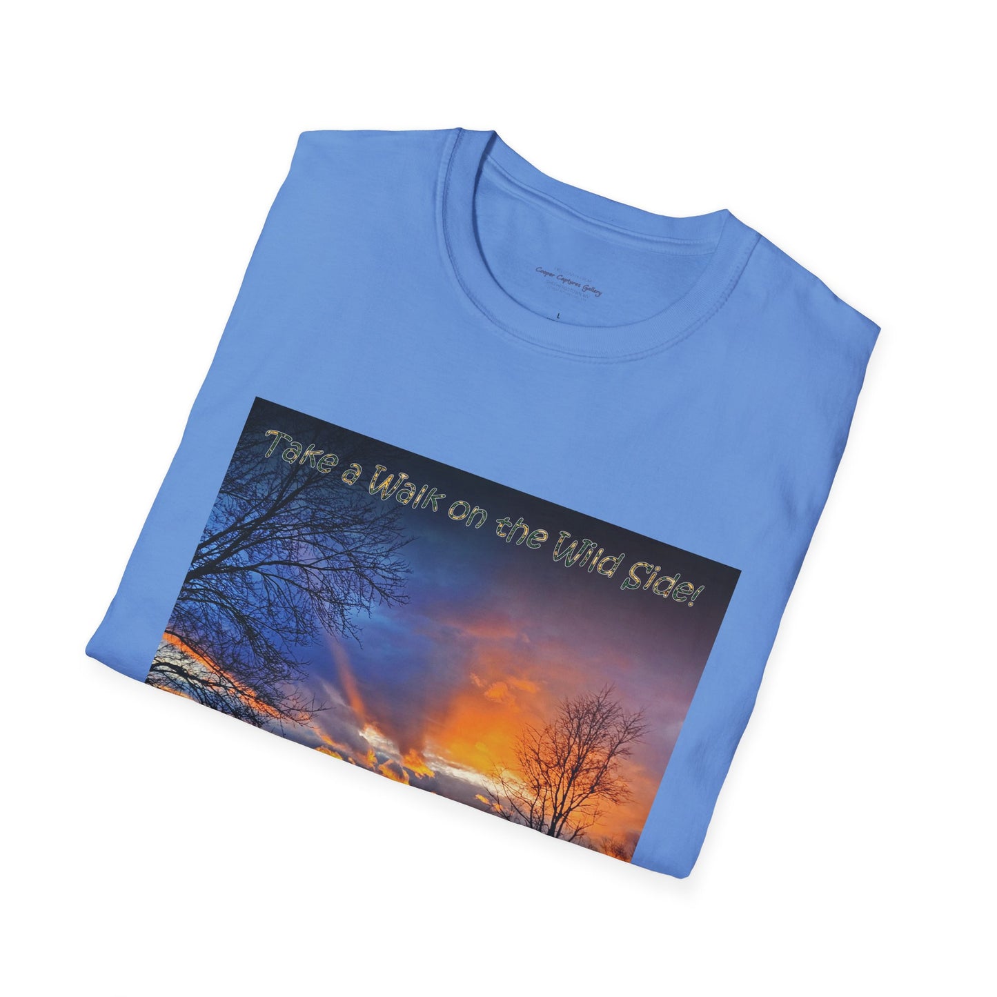 Gorgeous sunset with colorful light rays - T-shirt