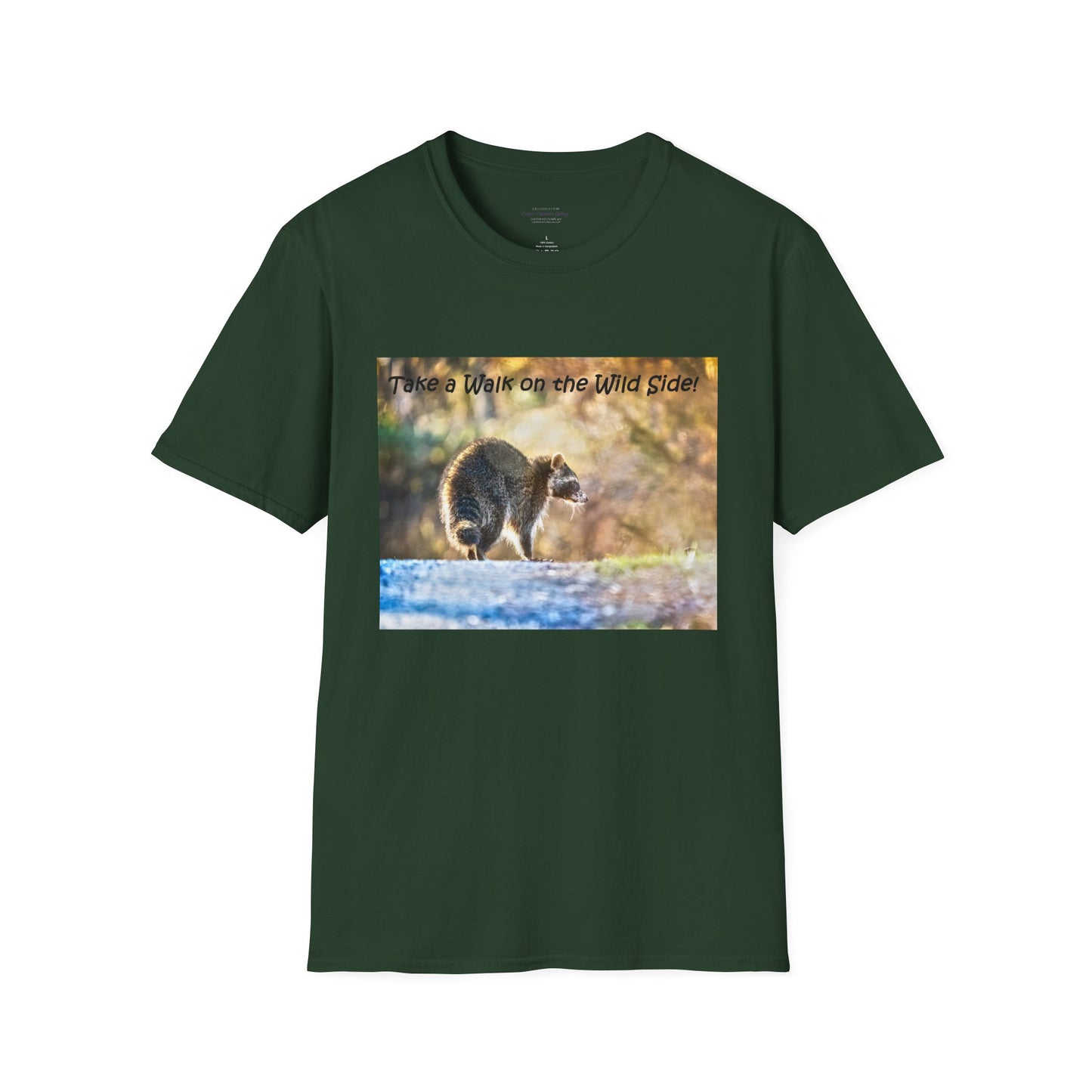 Sneaky raccoon on the road - T-Shirt