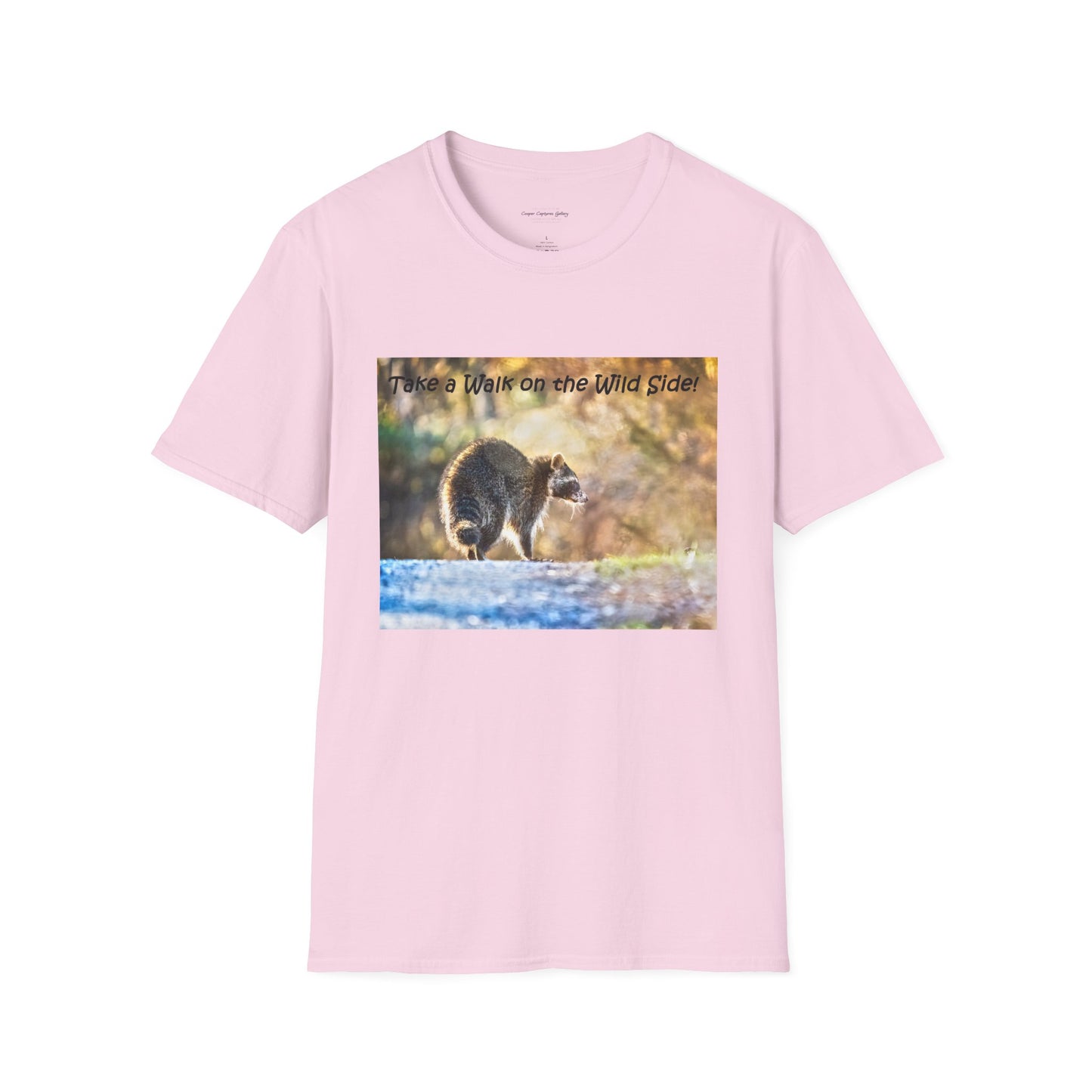 Sneaky raccoon on the road - T-Shirt