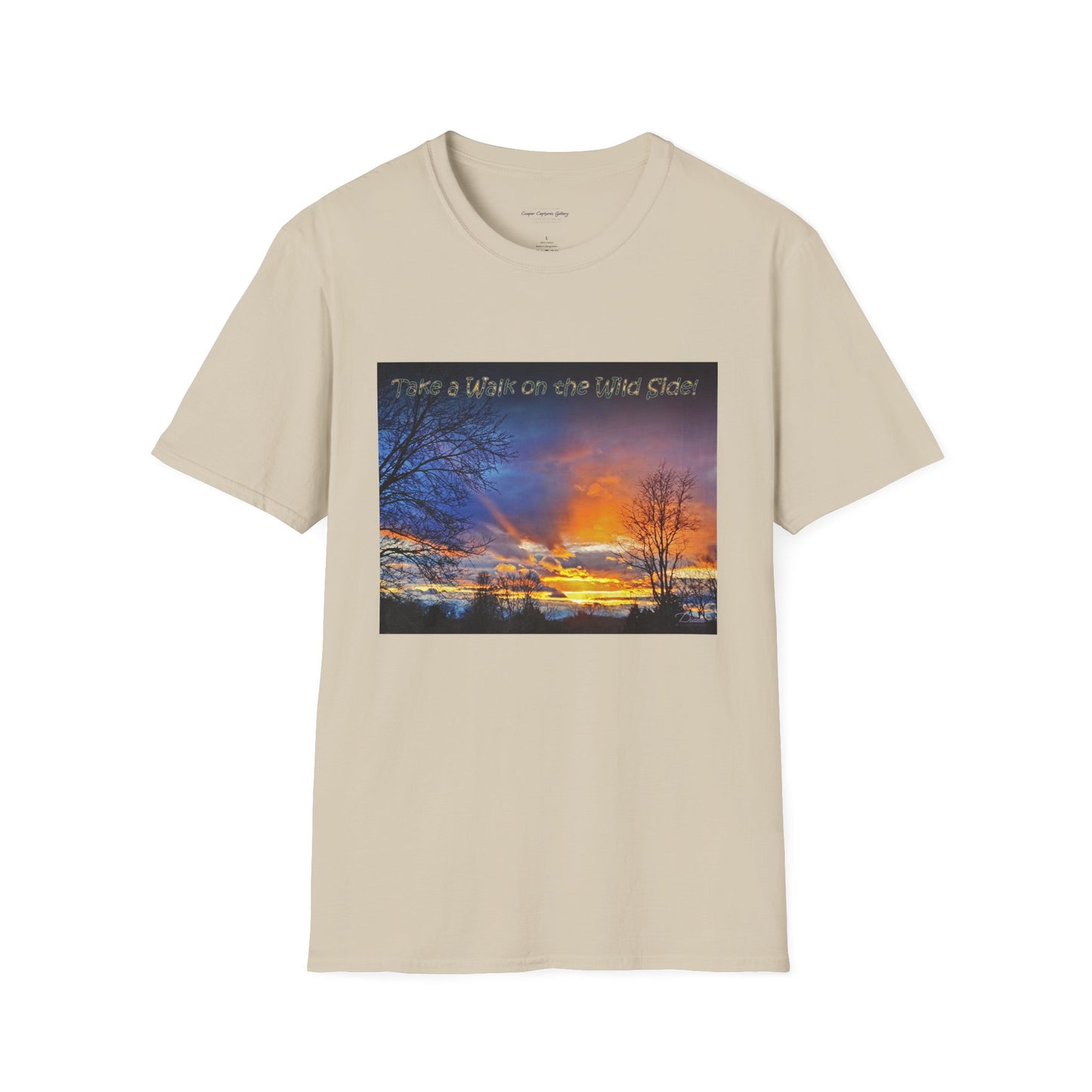 Gorgeous sunset with colorful light rays - T-shirt