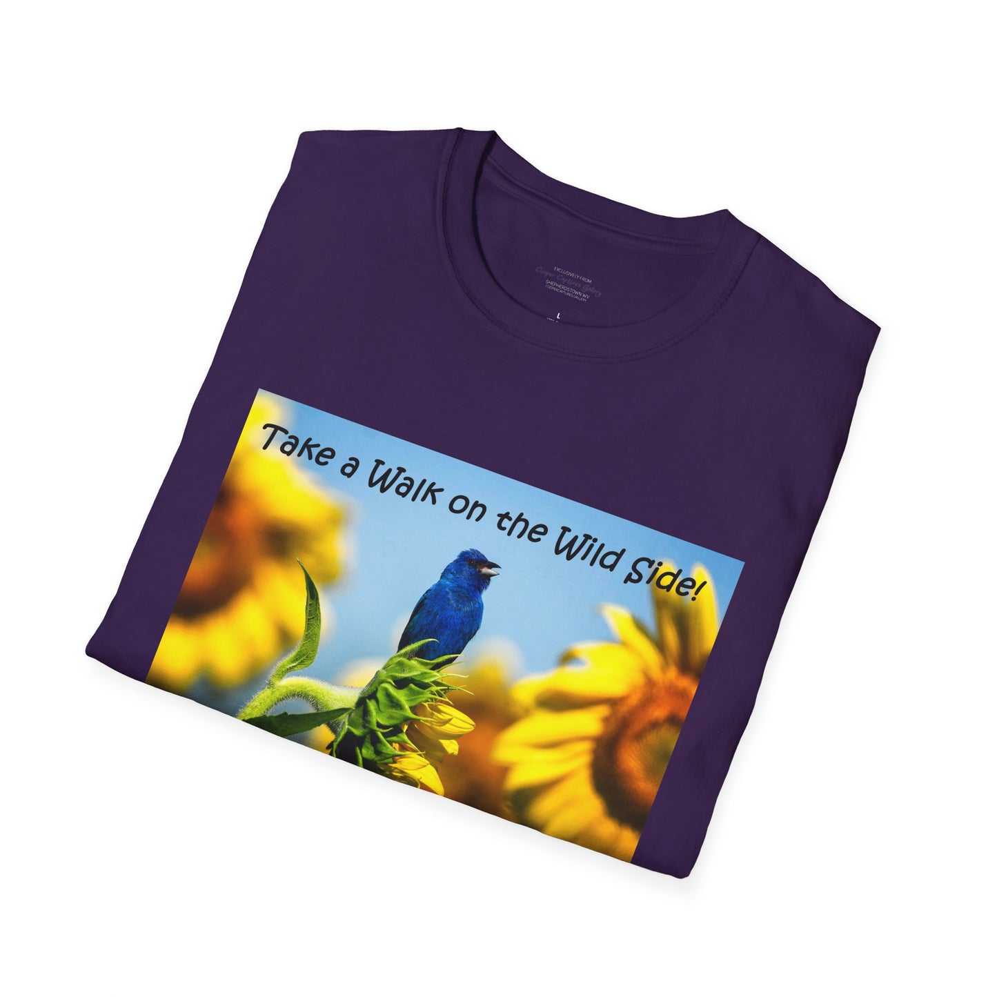 Indigo bunting on sunflowers with a blue sky - T-shirt