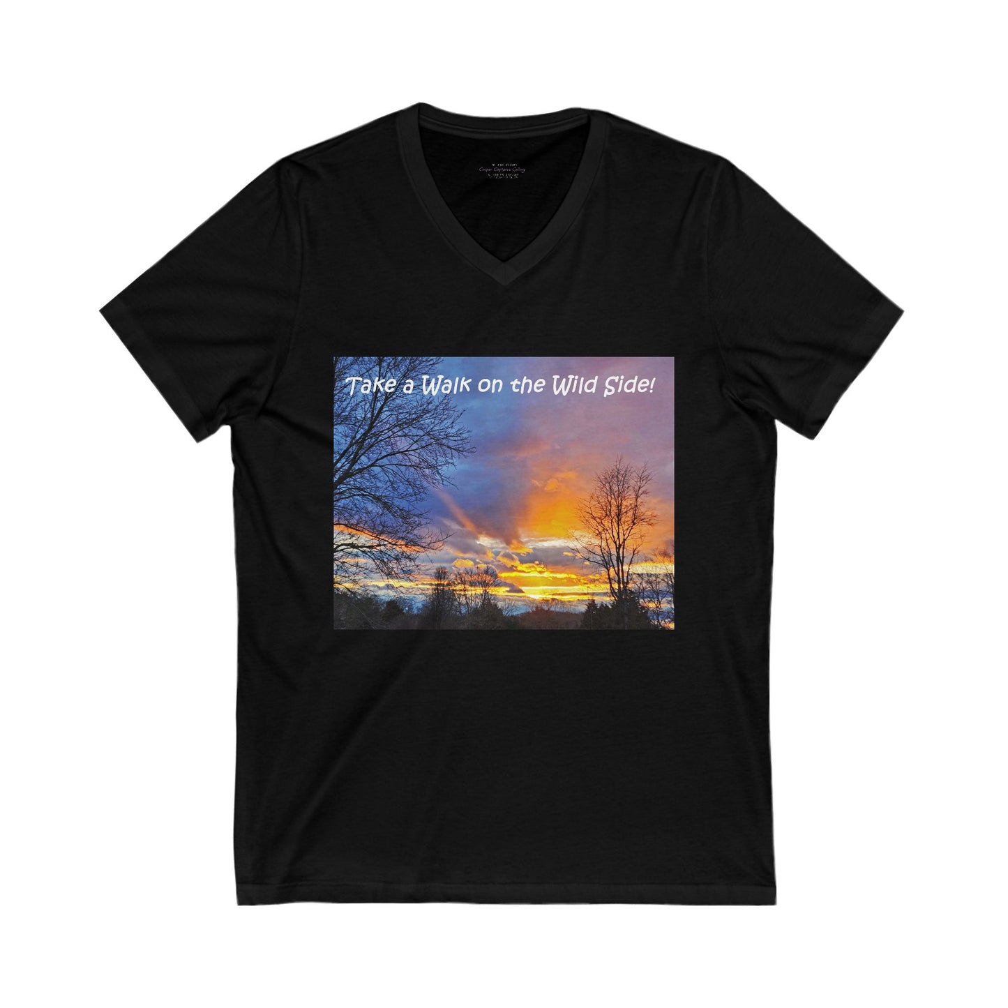 Gorgeous colorful sunset with perfect rays of light - V-Neck Tee-Shirt