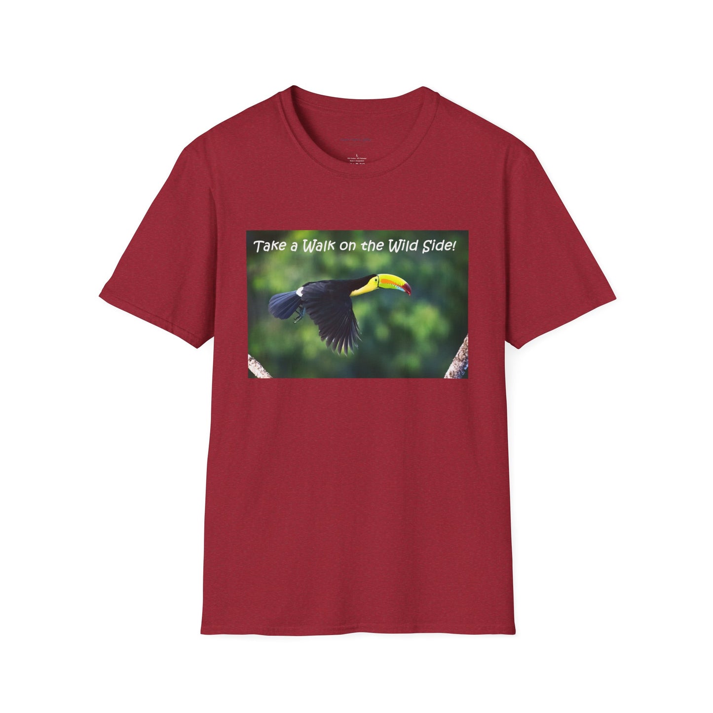 Costa Rican Keel-billed toucan in flight - T-shirt