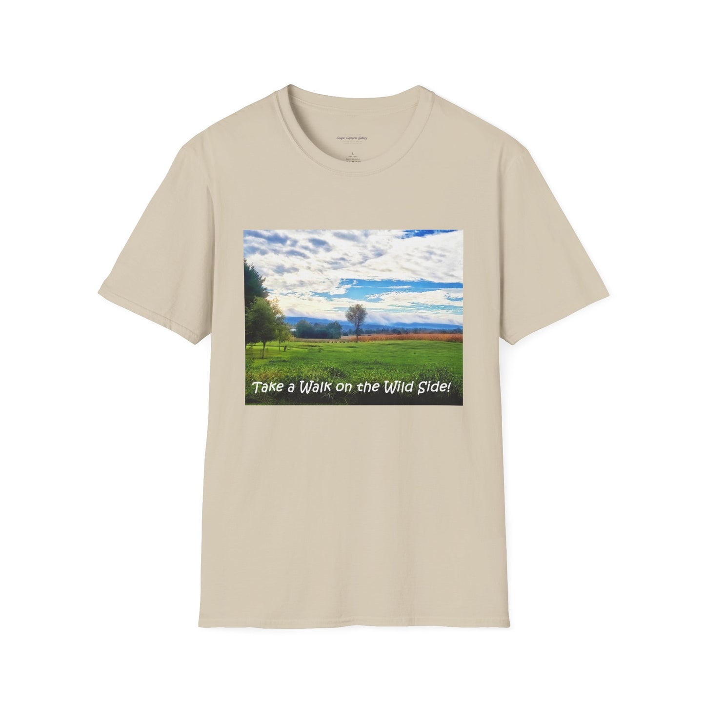 Sunrise sky in spring - T-Shirt