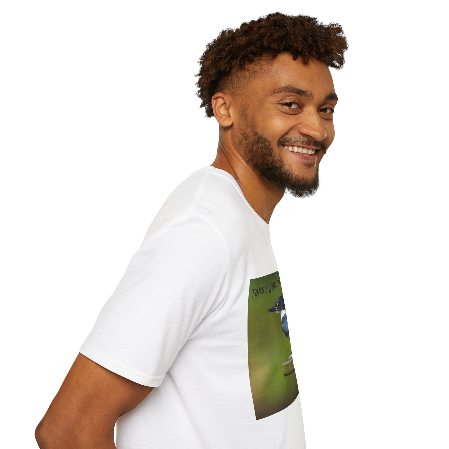 Noble Kingfisher sits watching for prey - T-shirt
