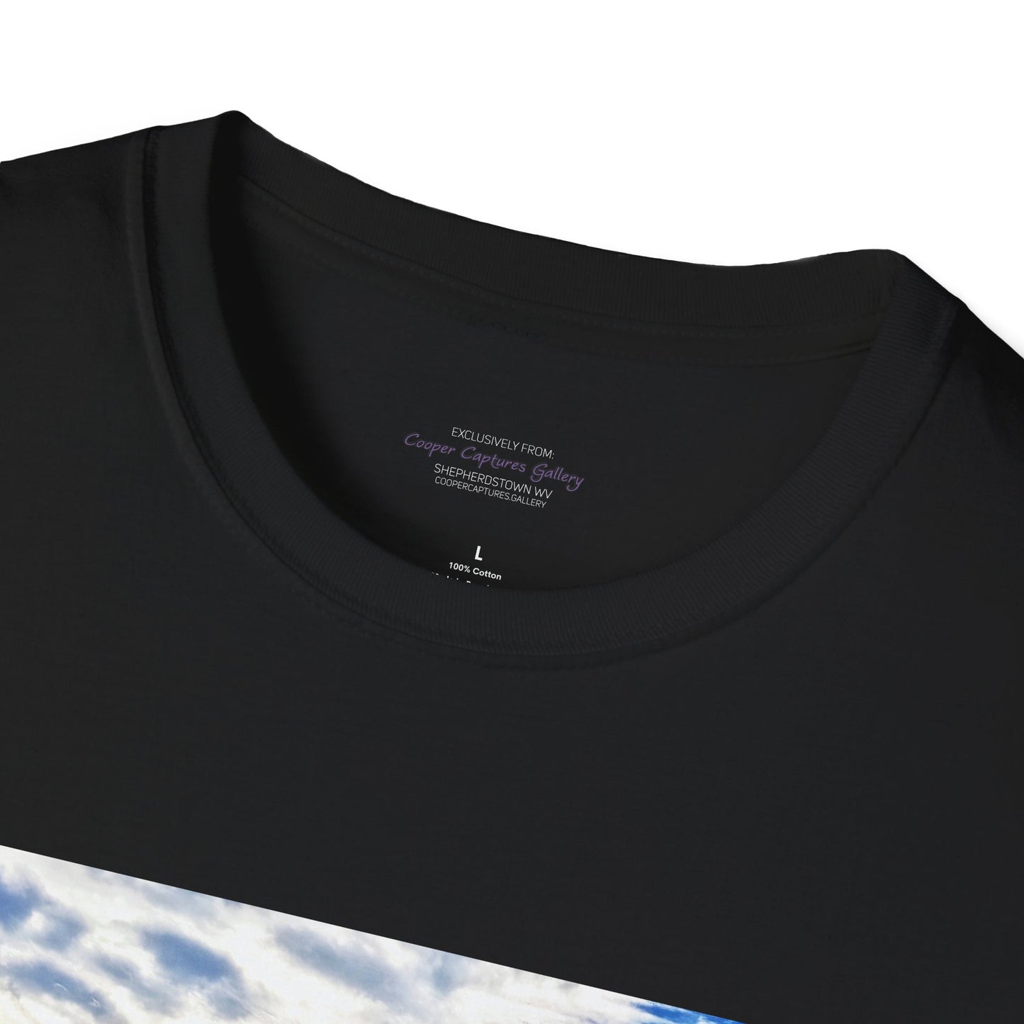 Sunrise sky in spring - T-Shirt