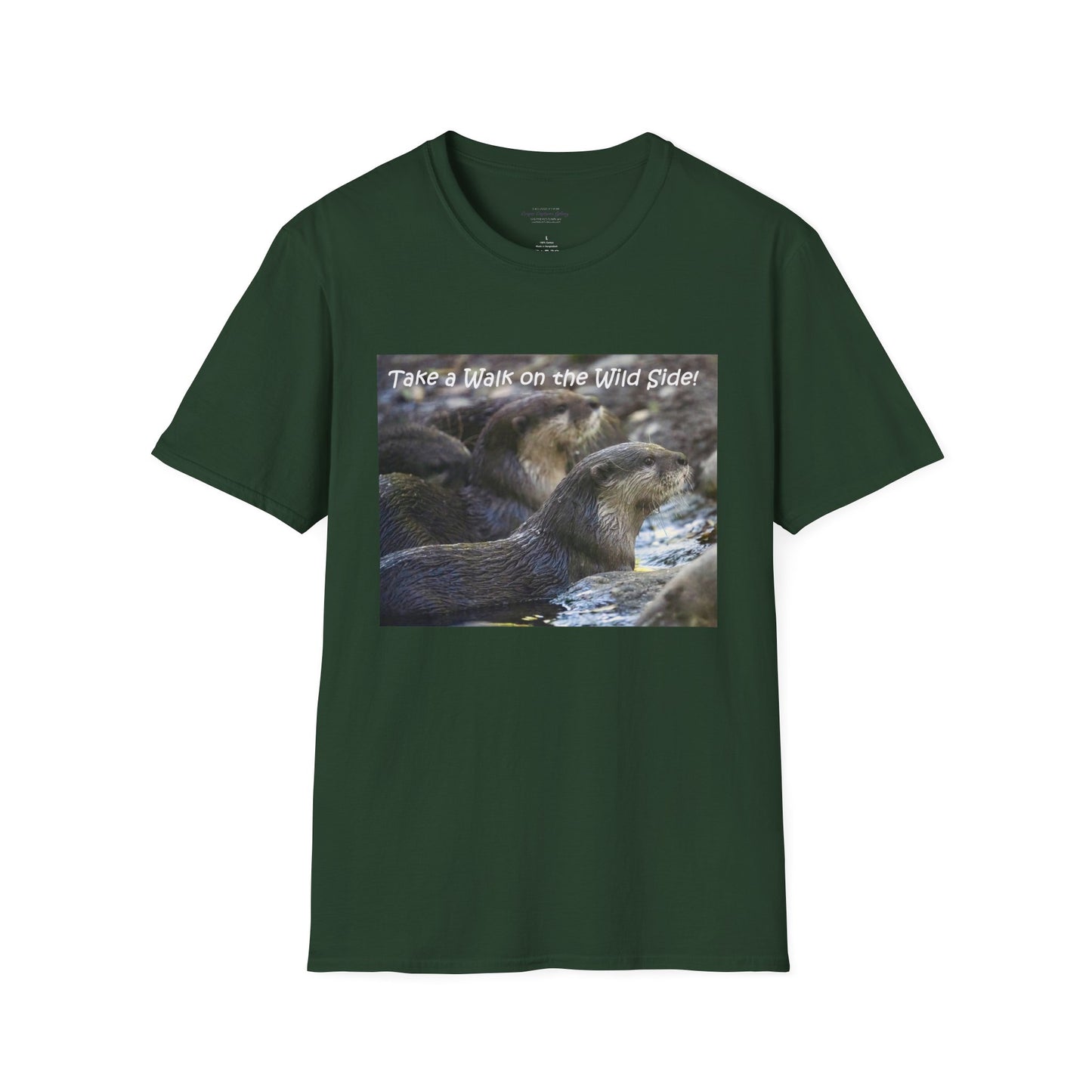 Curiously cute river otter - T-Shirt