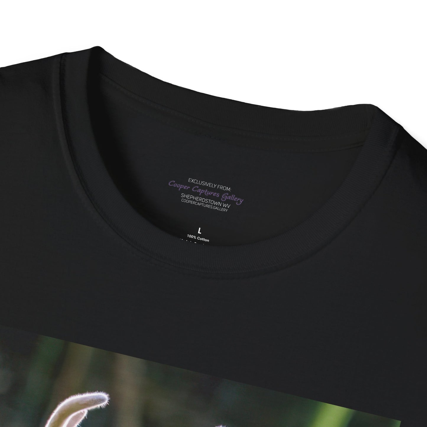 Funky-faced young deer buck - T-Shirt