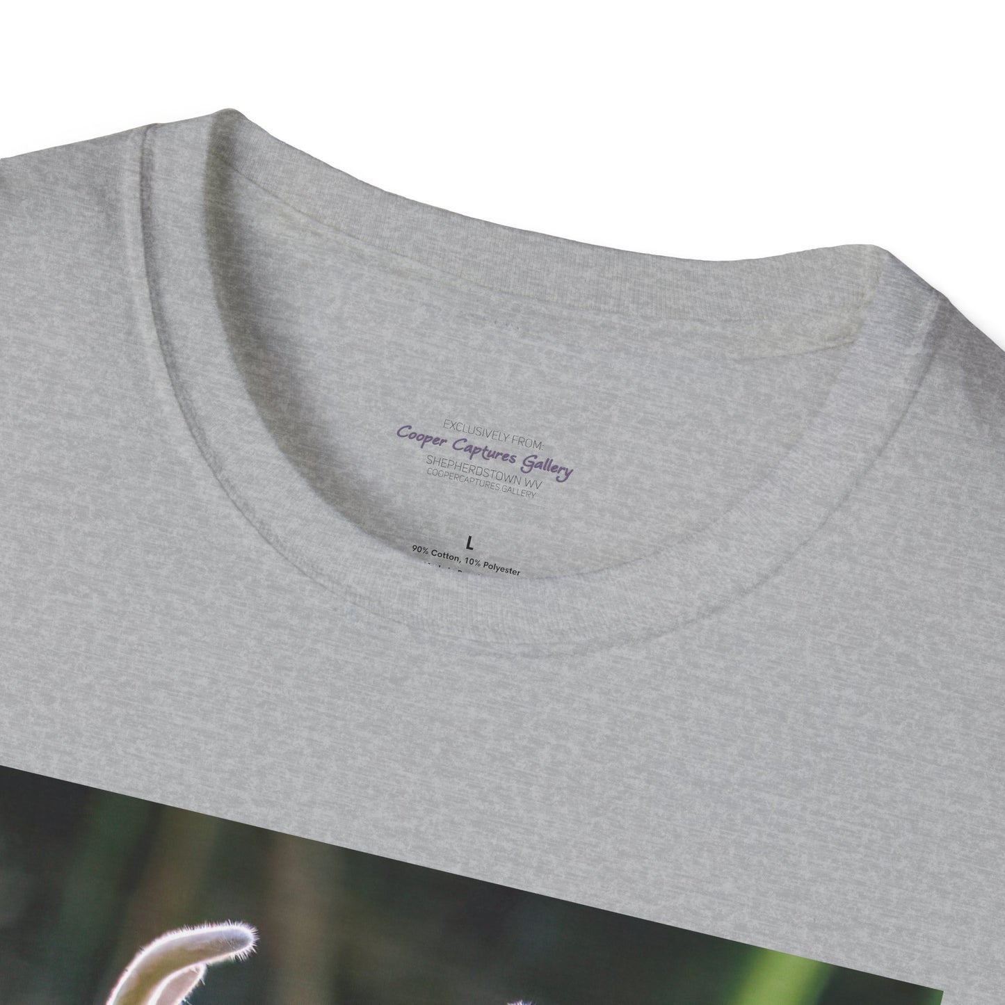 Funky-faced young deer buck - T-Shirt