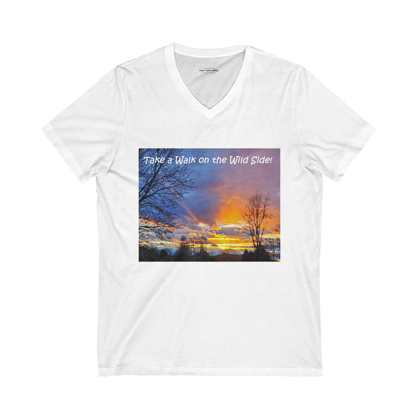 Gorgeous colorful sunset with perfect rays of light - V-Neck Tee-Shirt