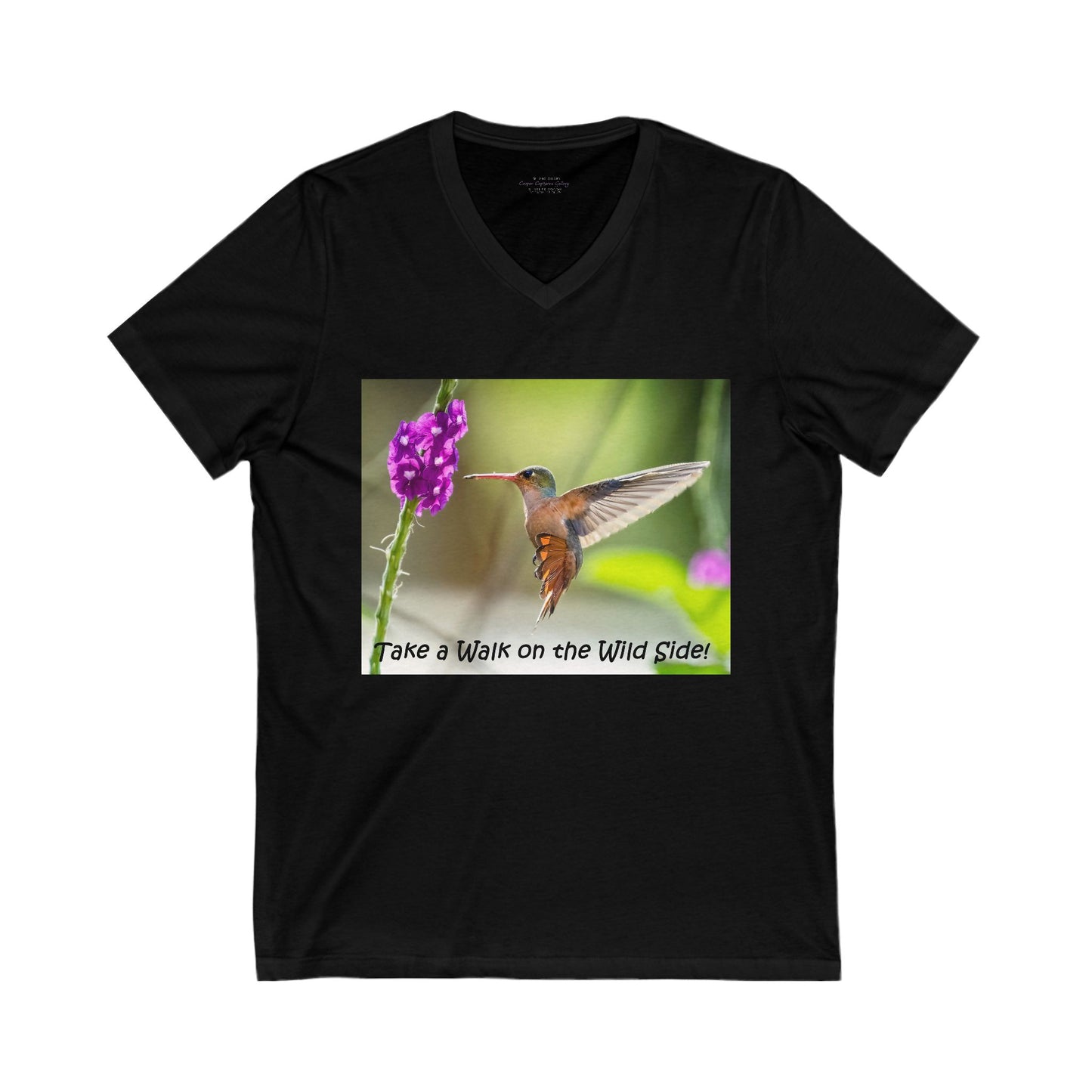 Costa Rican Rufous-Tailed Hummingbird sipping from a flower - V-Neck Tee-Shirt