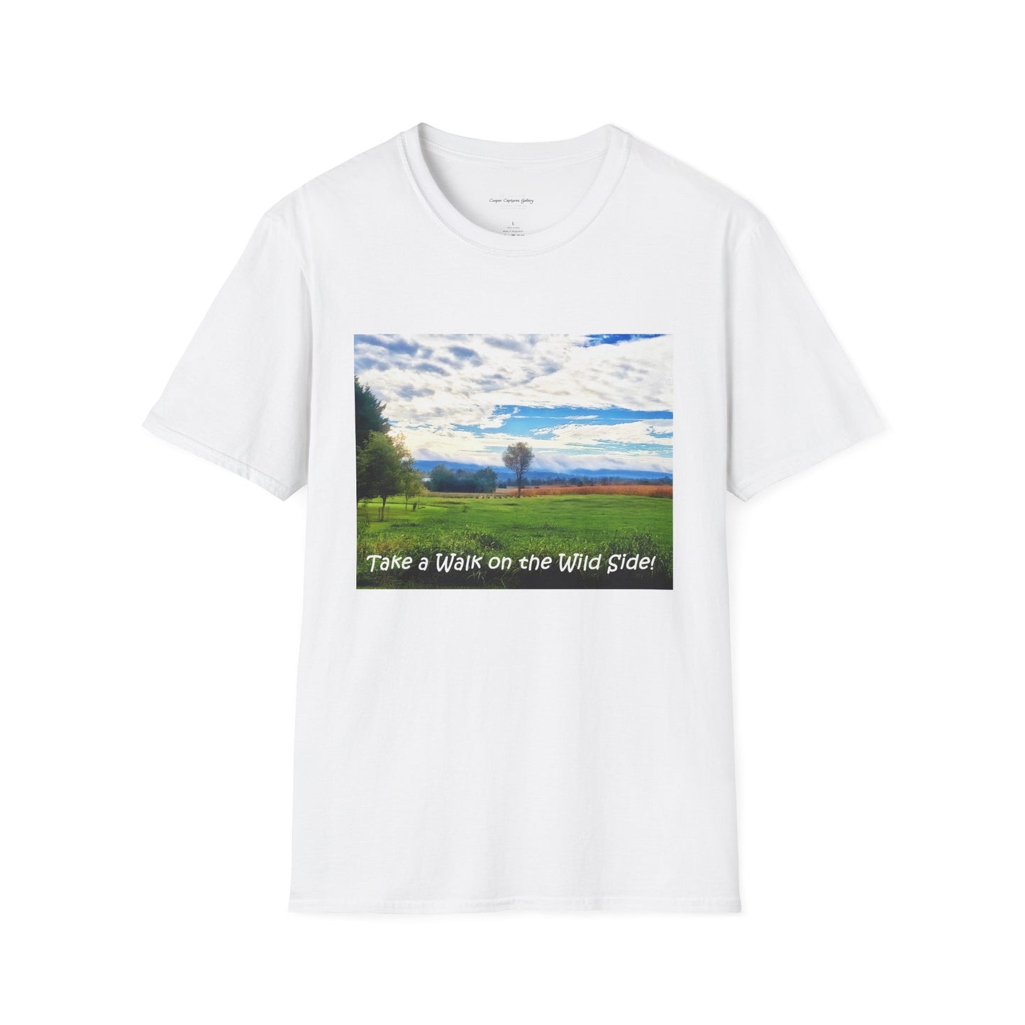 Sunrise sky in spring - T-Shirt