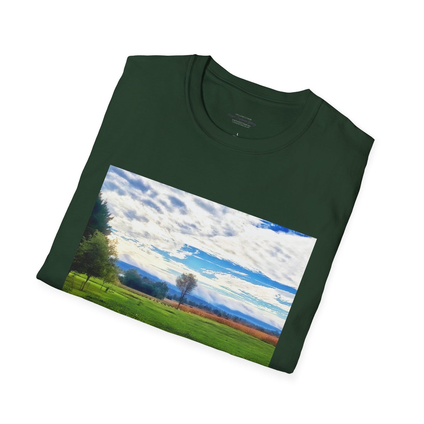 Sunrise sky in spring - T-Shirt