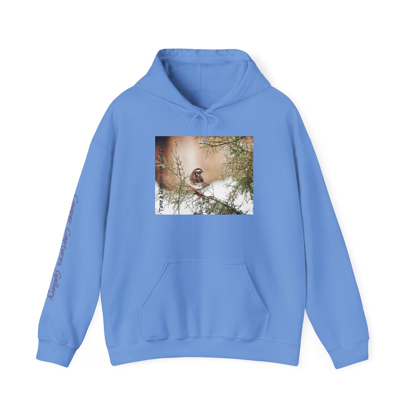 Sparrow in an evergreen with snow - Heavy Blend™ Hooded Sweatshirt