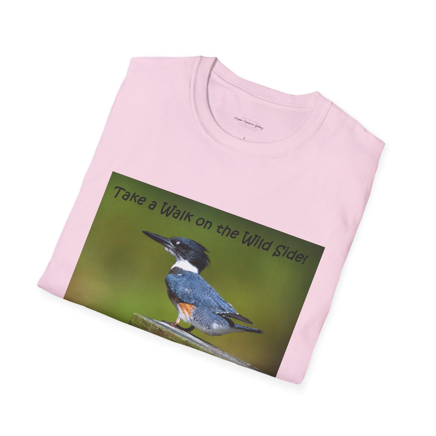 Noble Kingfisher sits watching for prey - T-shirt
