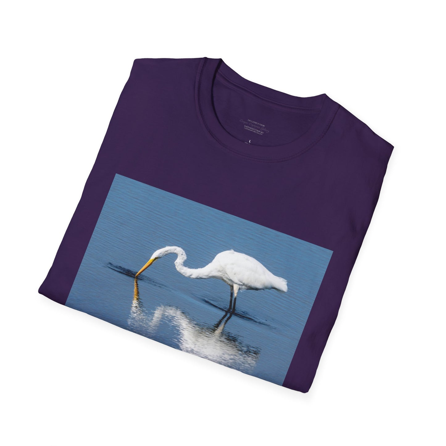 Regal Egret fishing for food - T-shirt