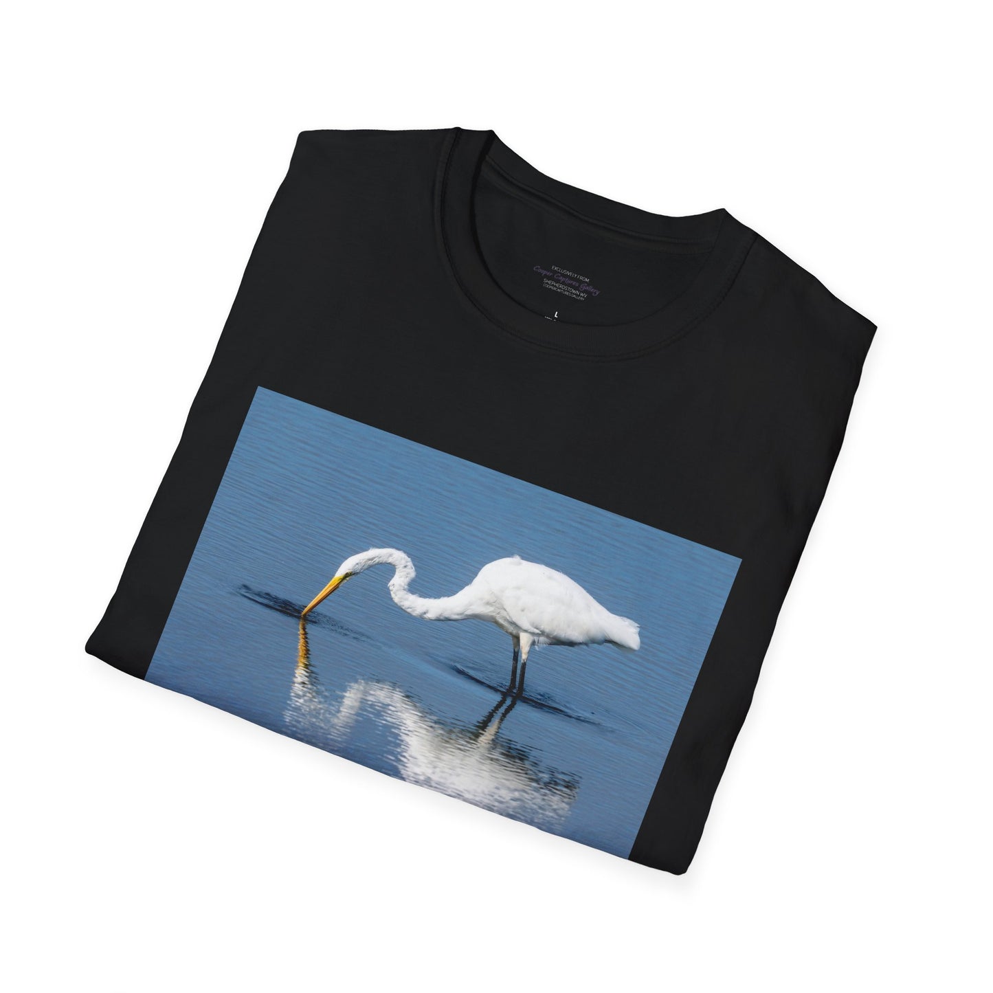 Regal Egret fishing for food - T-shirt