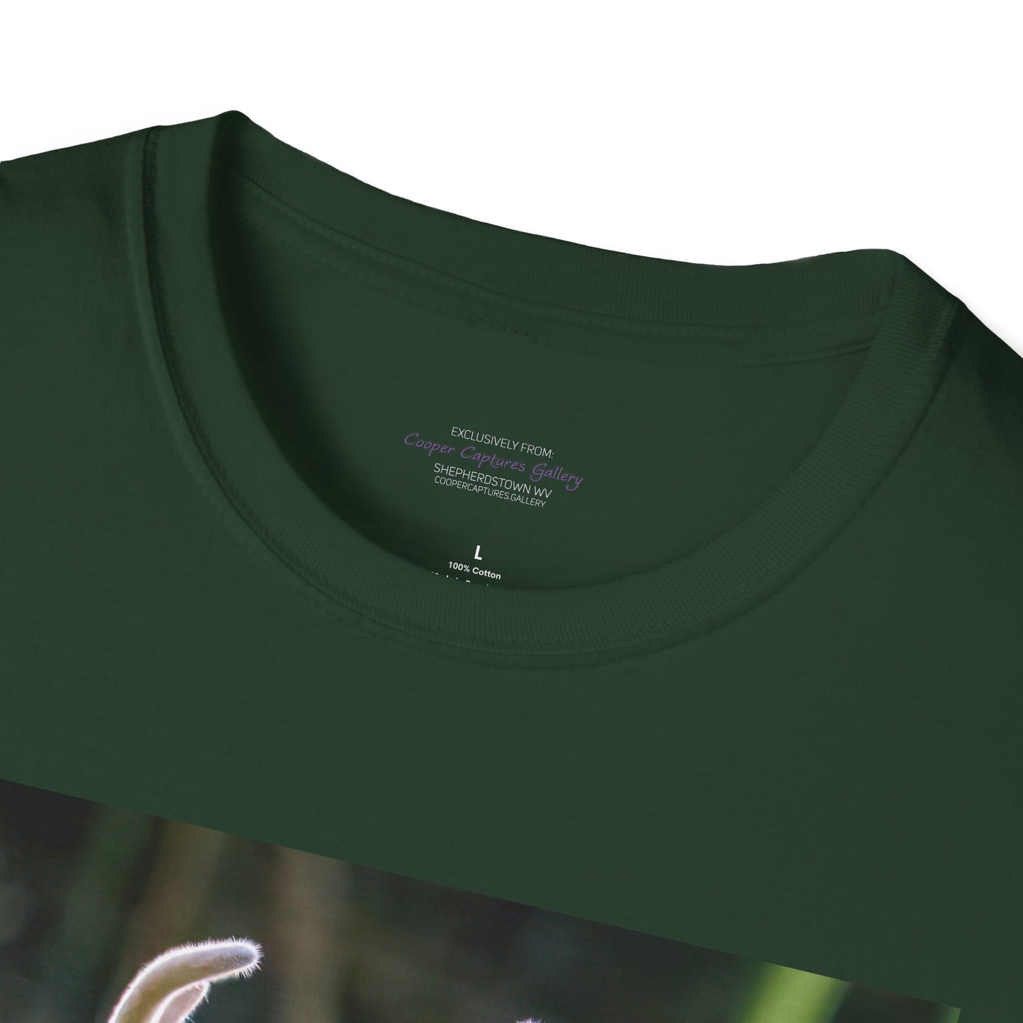 Funky-faced young deer buck - T-Shirt