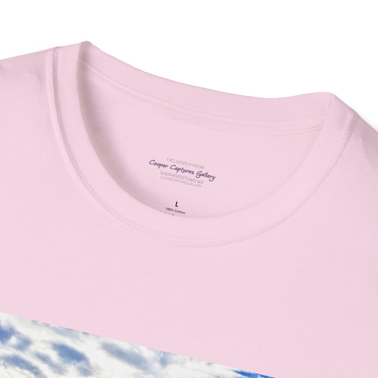 Sunrise sky in spring - T-Shirt