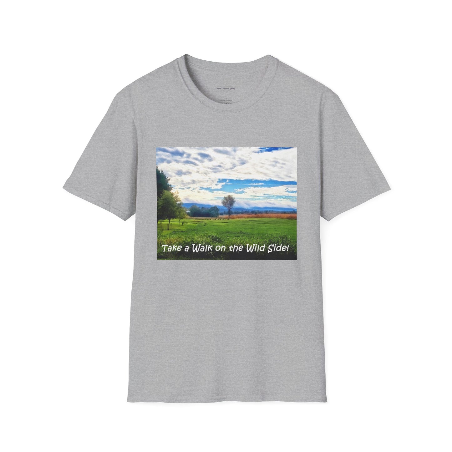 Sunrise sky in spring - T-Shirt