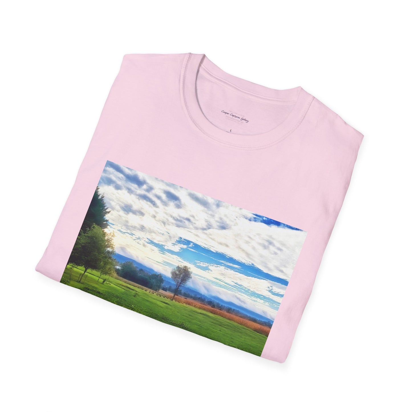 Sunrise sky in spring - T-Shirt