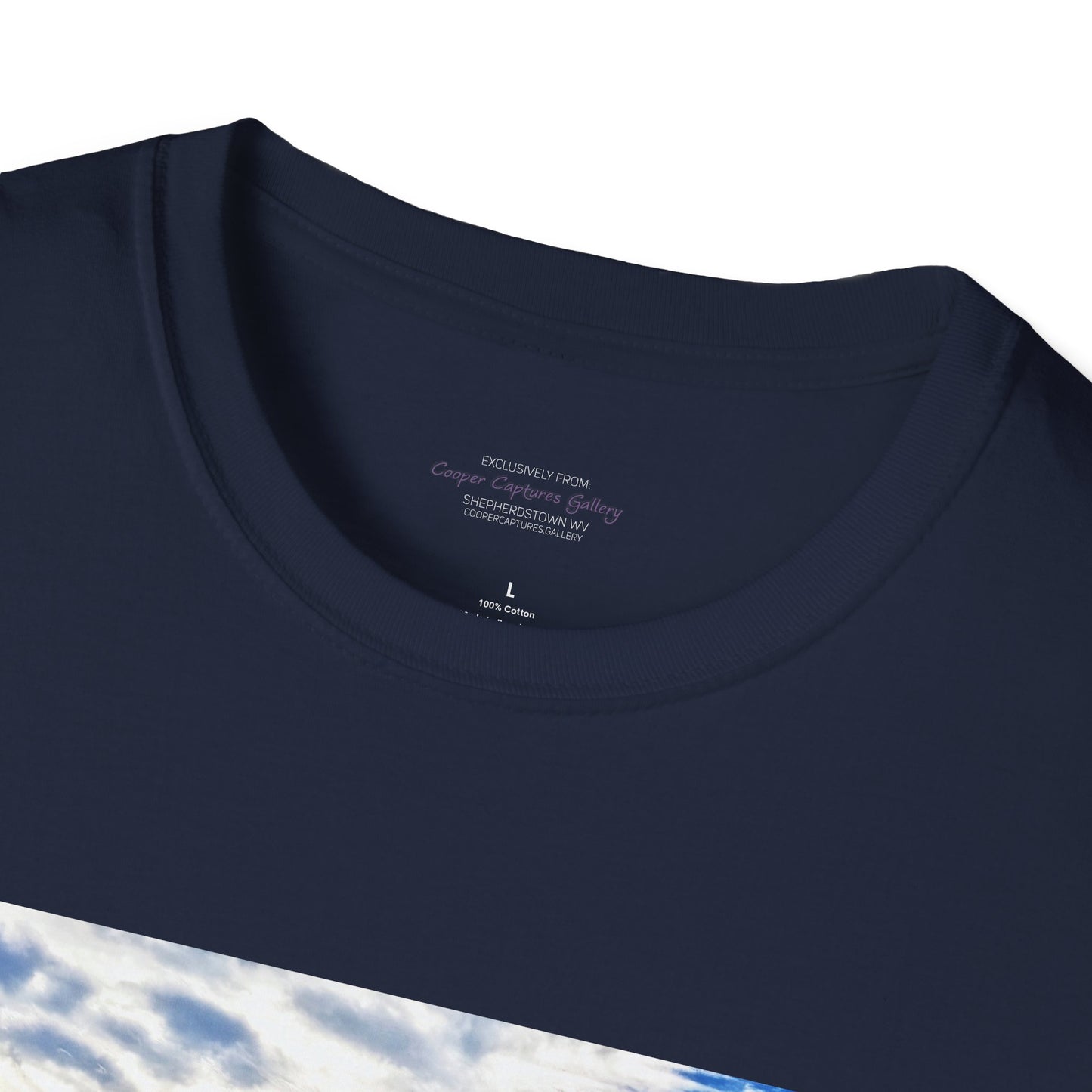 Sunrise sky in spring - T-Shirt