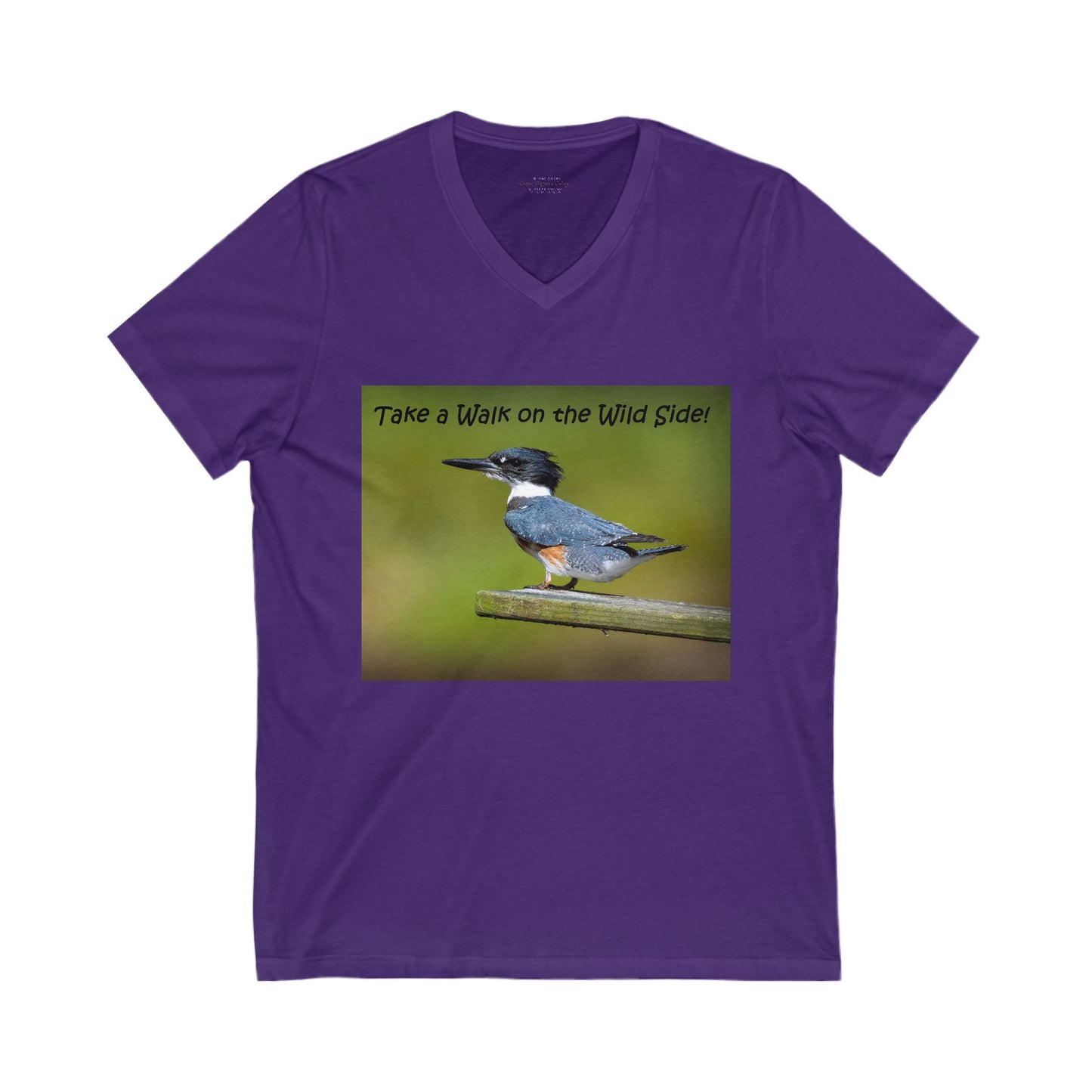Noble Kingfisher sits watching for prey - V-Neck Tee-shirt