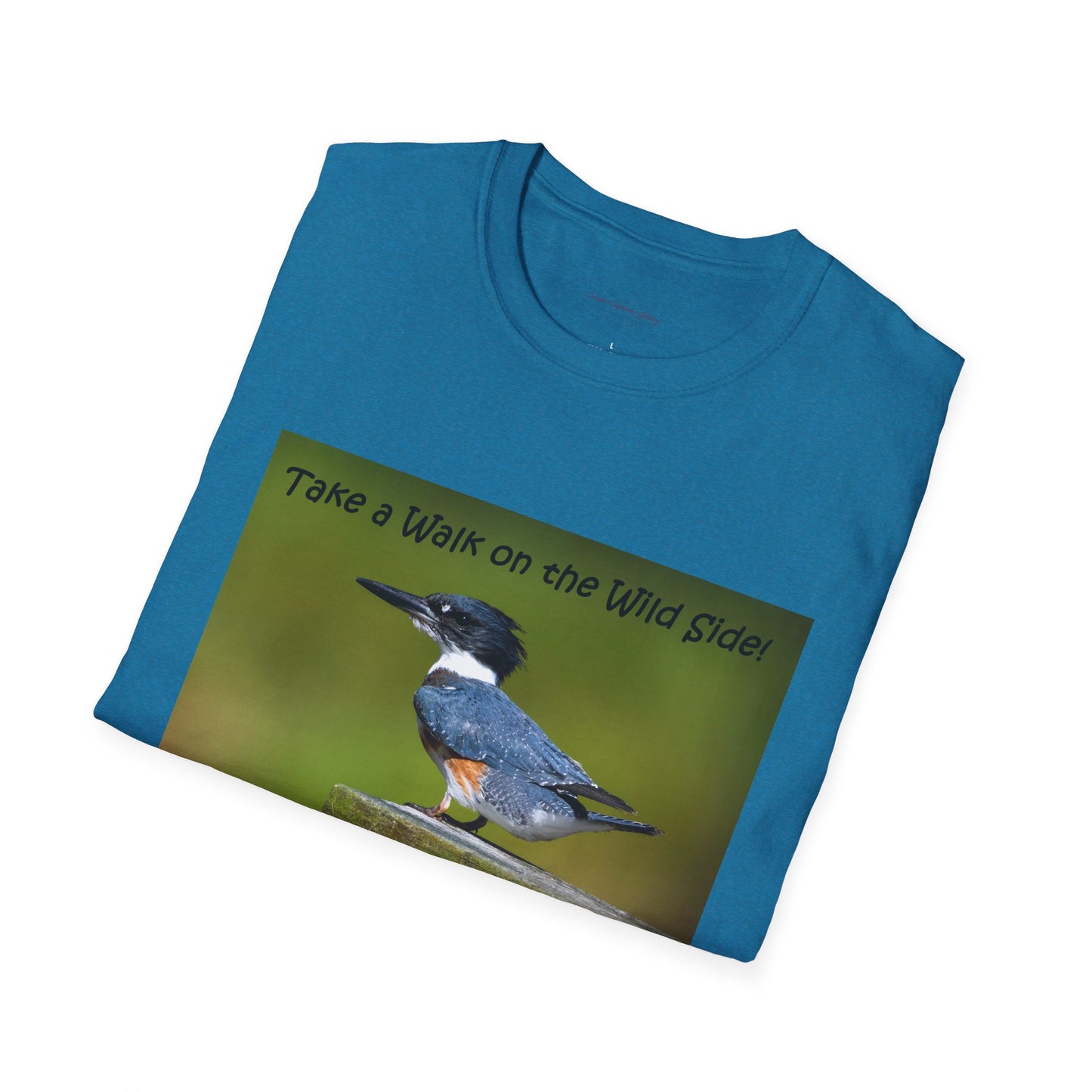 Noble Kingfisher sits watching for prey - T-shirt