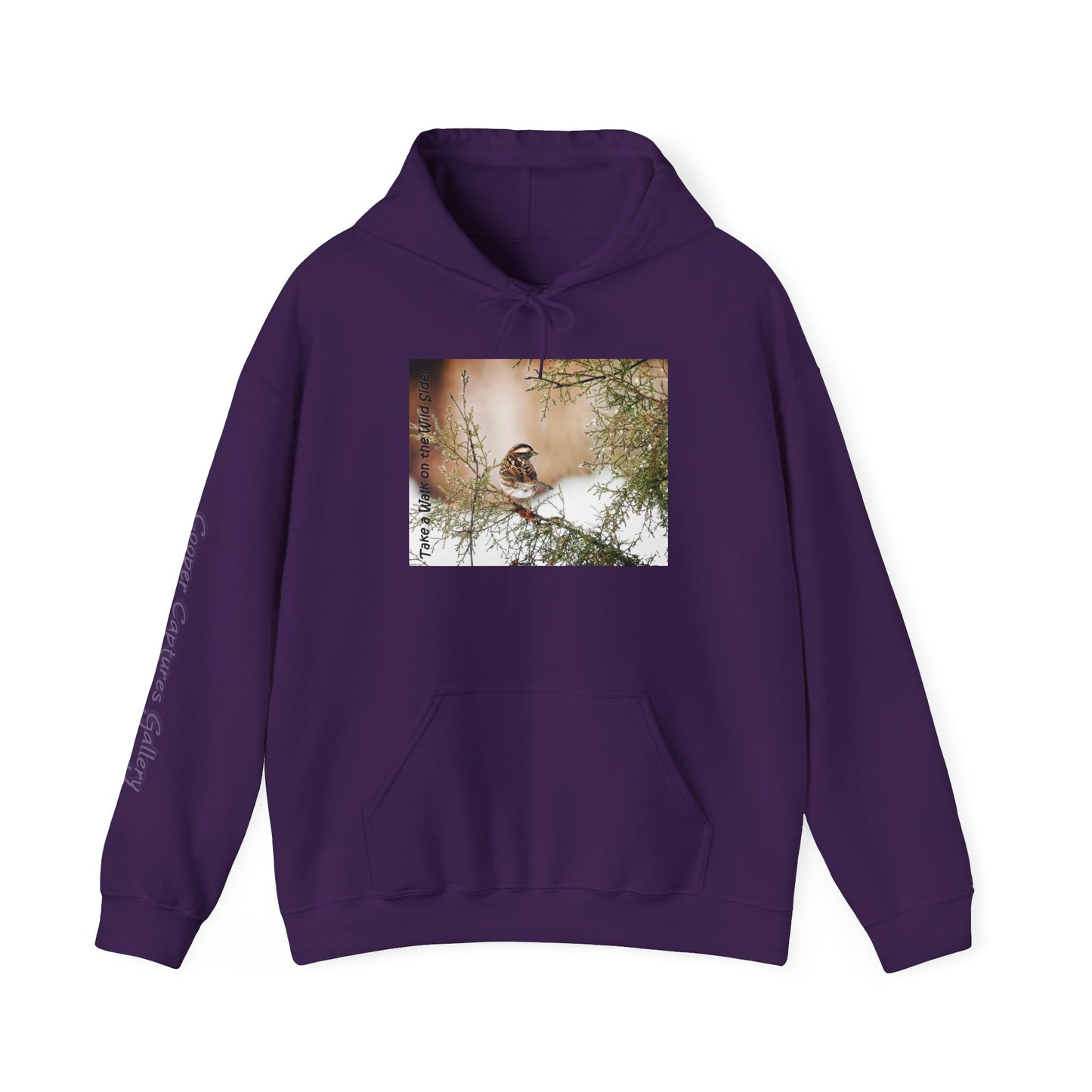 Sparrow in an evergreen with snow - Heavy Blend™ Hooded Sweatshirt