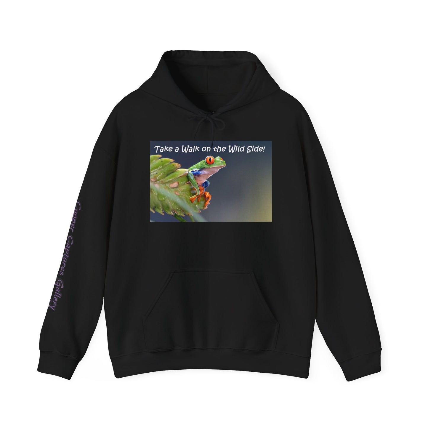 Costa Rican Red-Eyed Tree Frog in a leaf - Heavy Blend™ Hooded Sweatshirt